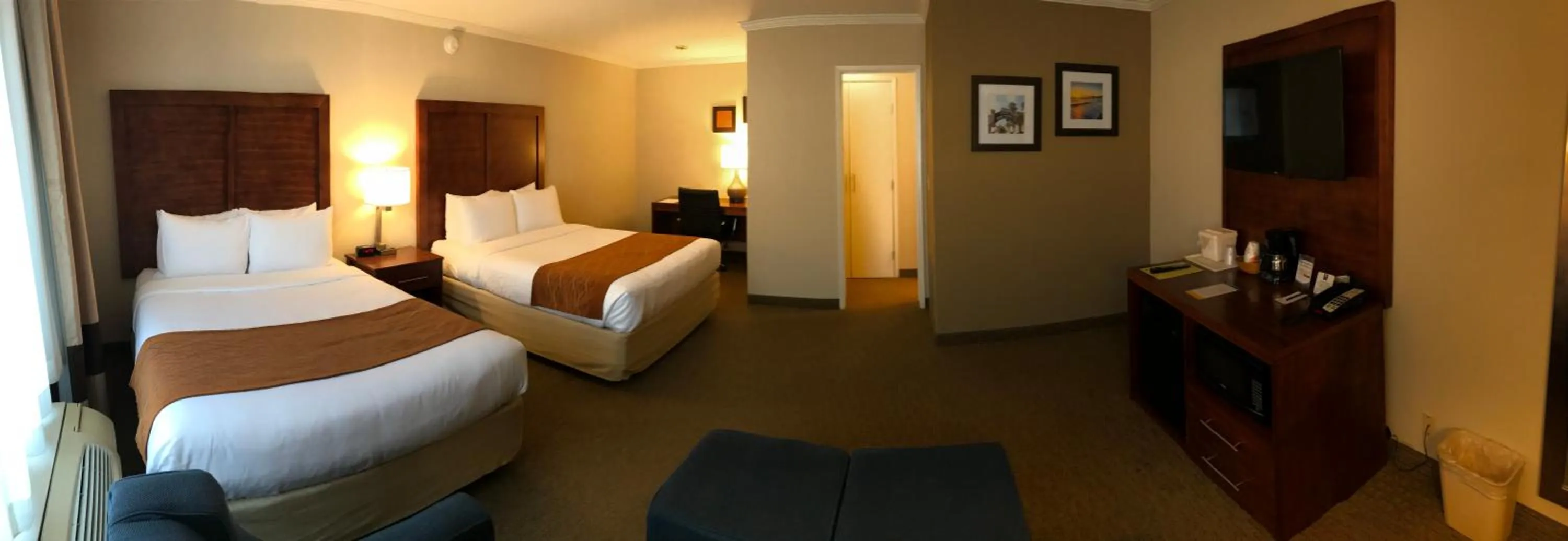 Property building, Bed in Comfort Inn Santa Monica - West Los Angeles