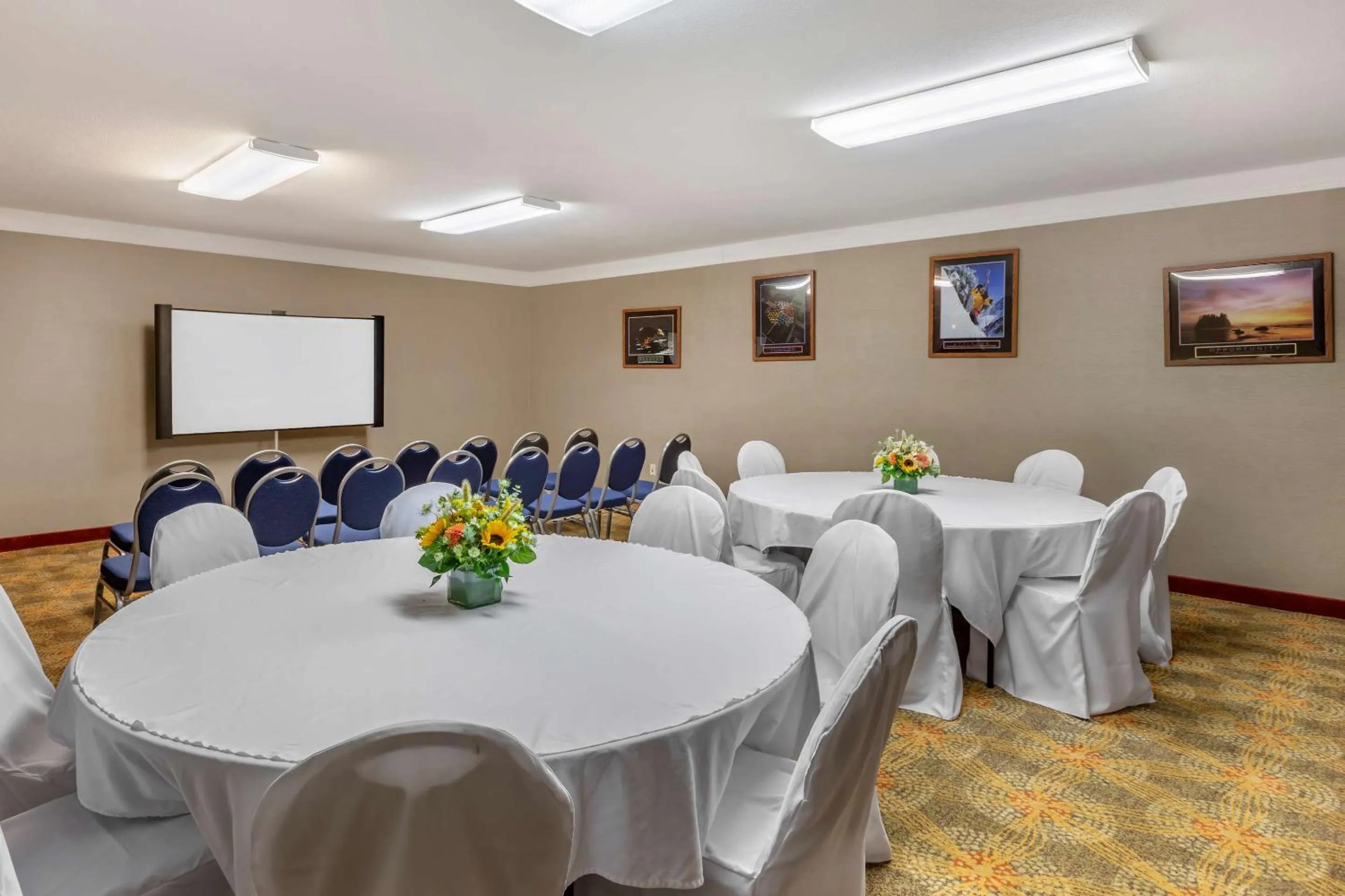Meeting/conference room in Comfort Suites Visalia - Convention Center