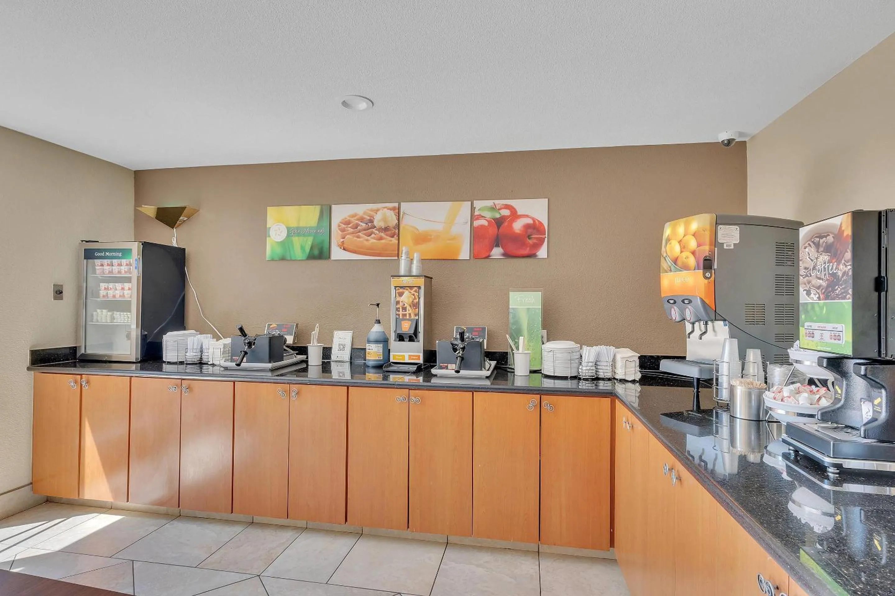 Breakfast in Quality Inn near Six Flags Discovery Kingdom-Napa Valley