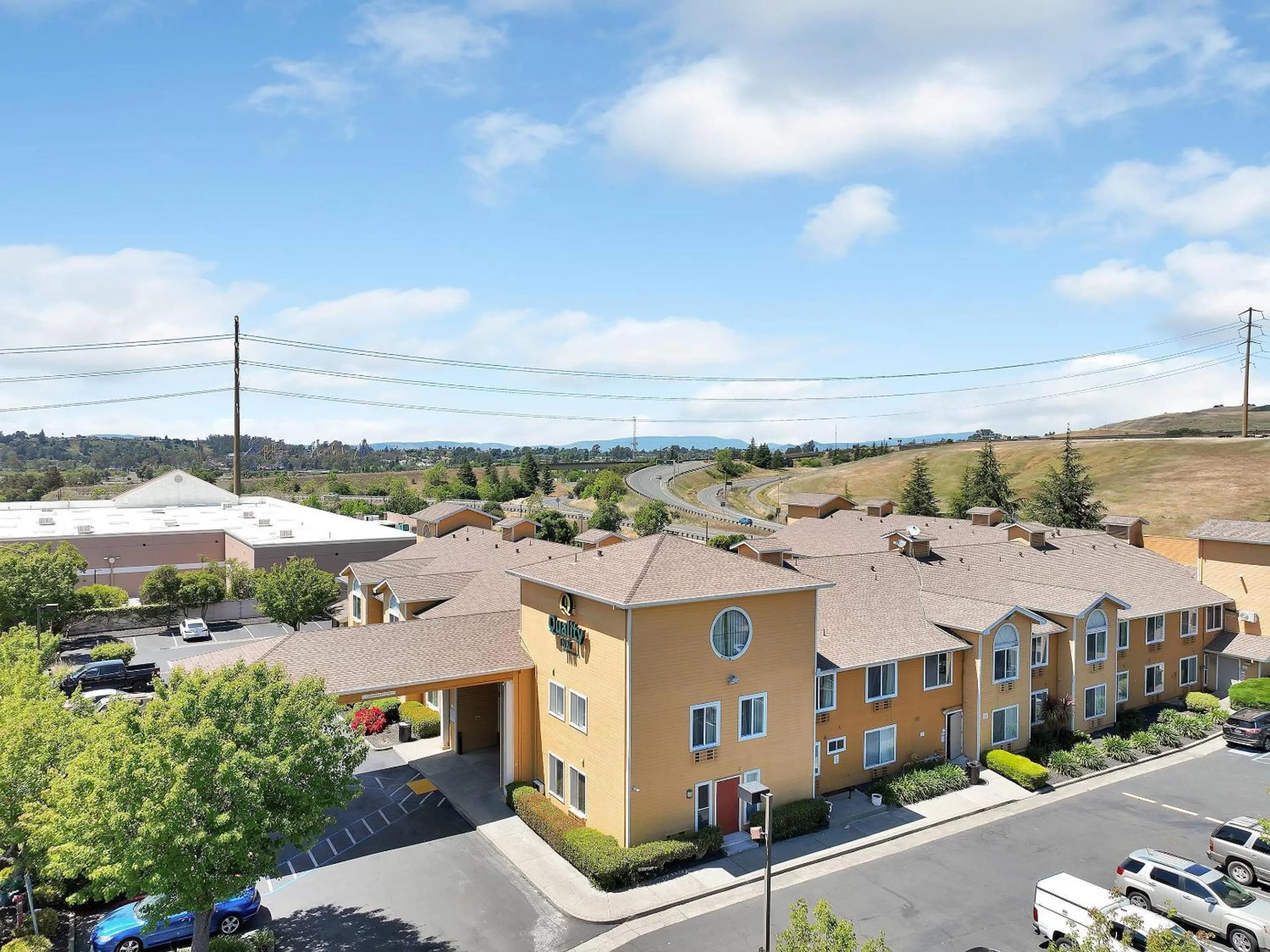 Property building in Quality Inn near Six Flags Discovery Kingdom-Napa Valley