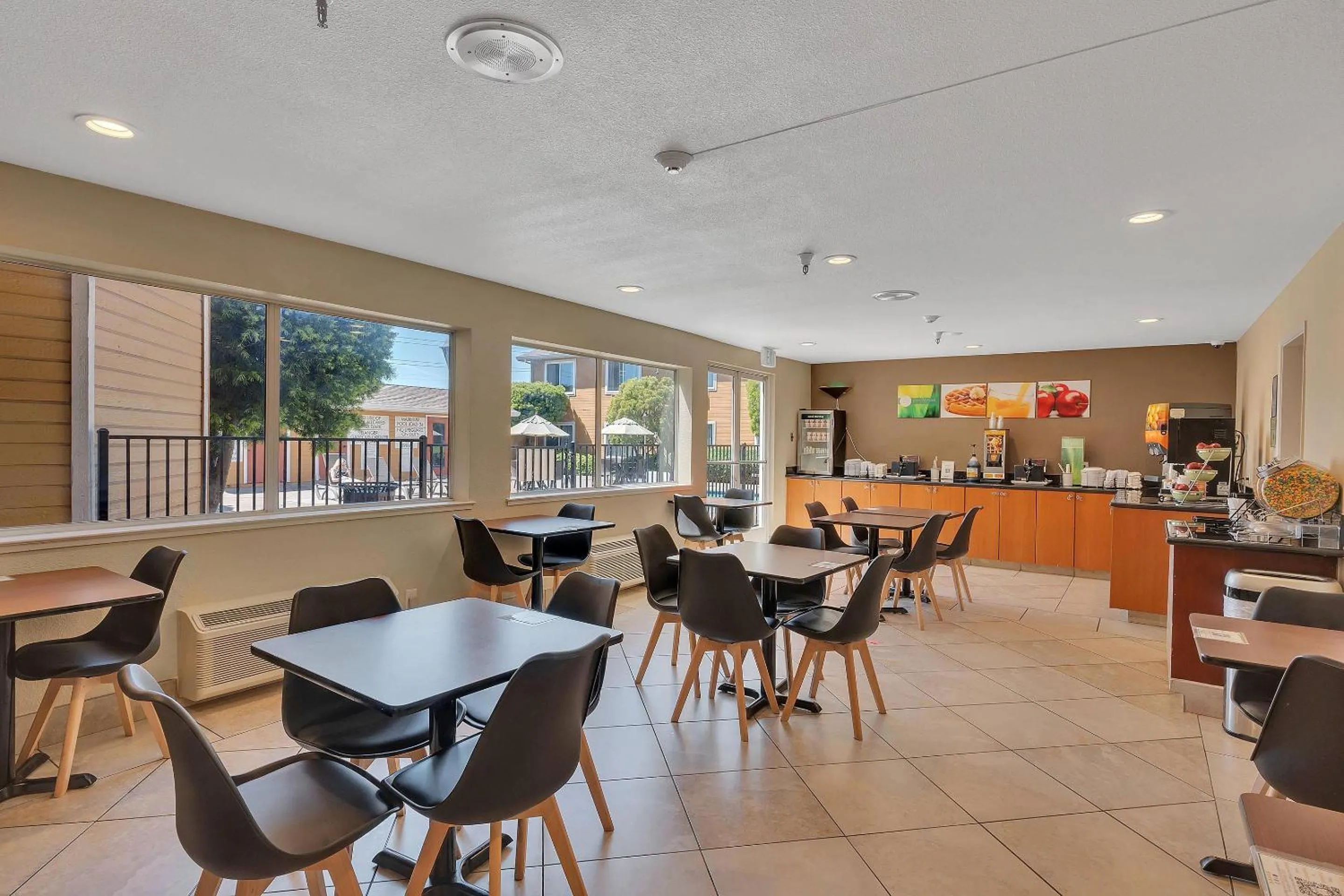 Breakfast in Quality Inn near Six Flags Discovery Kingdom-Napa Valley