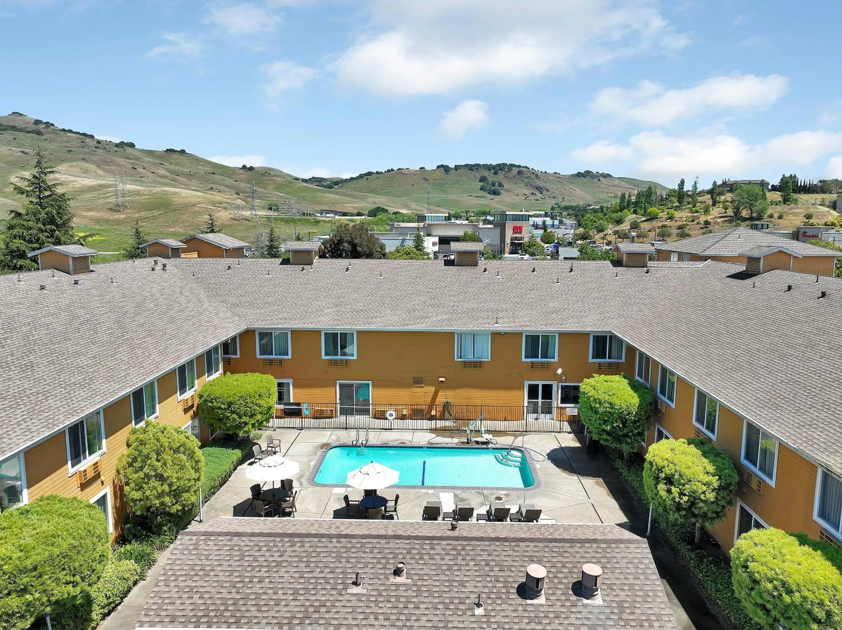 Property building in Quality Inn near Six Flags Discovery Kingdom-Napa Valley