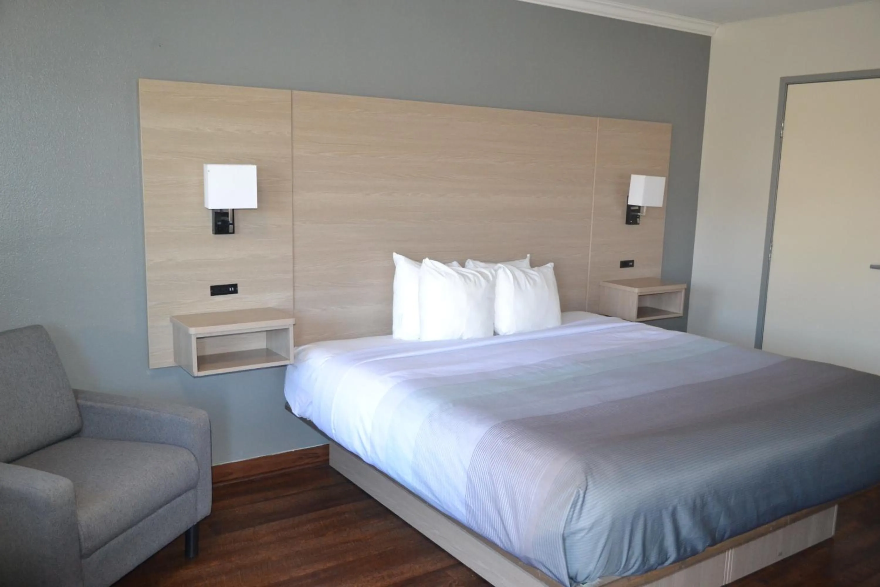 Bed in Quality Inn Bishop near Mammoth