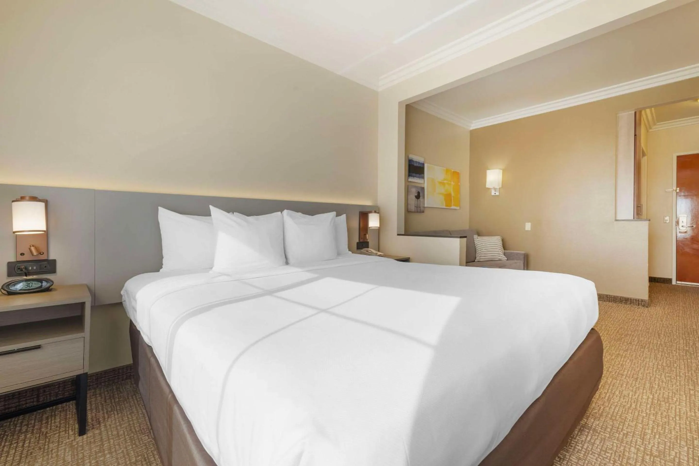 Bedroom, Bed in Comfort Suites Oceanside Camp Pendleton Area