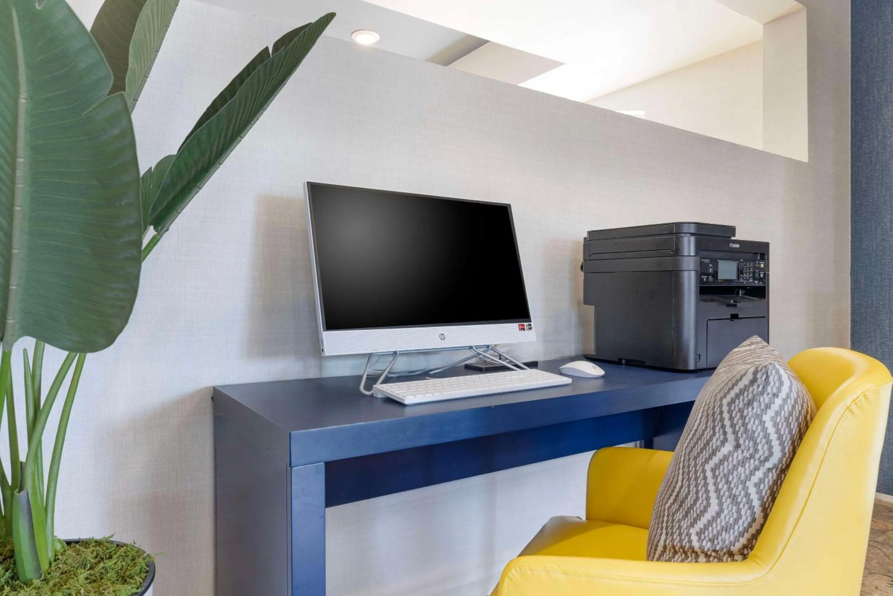 Business facilities in Comfort Suites Oceanside Camp Pendleton Area