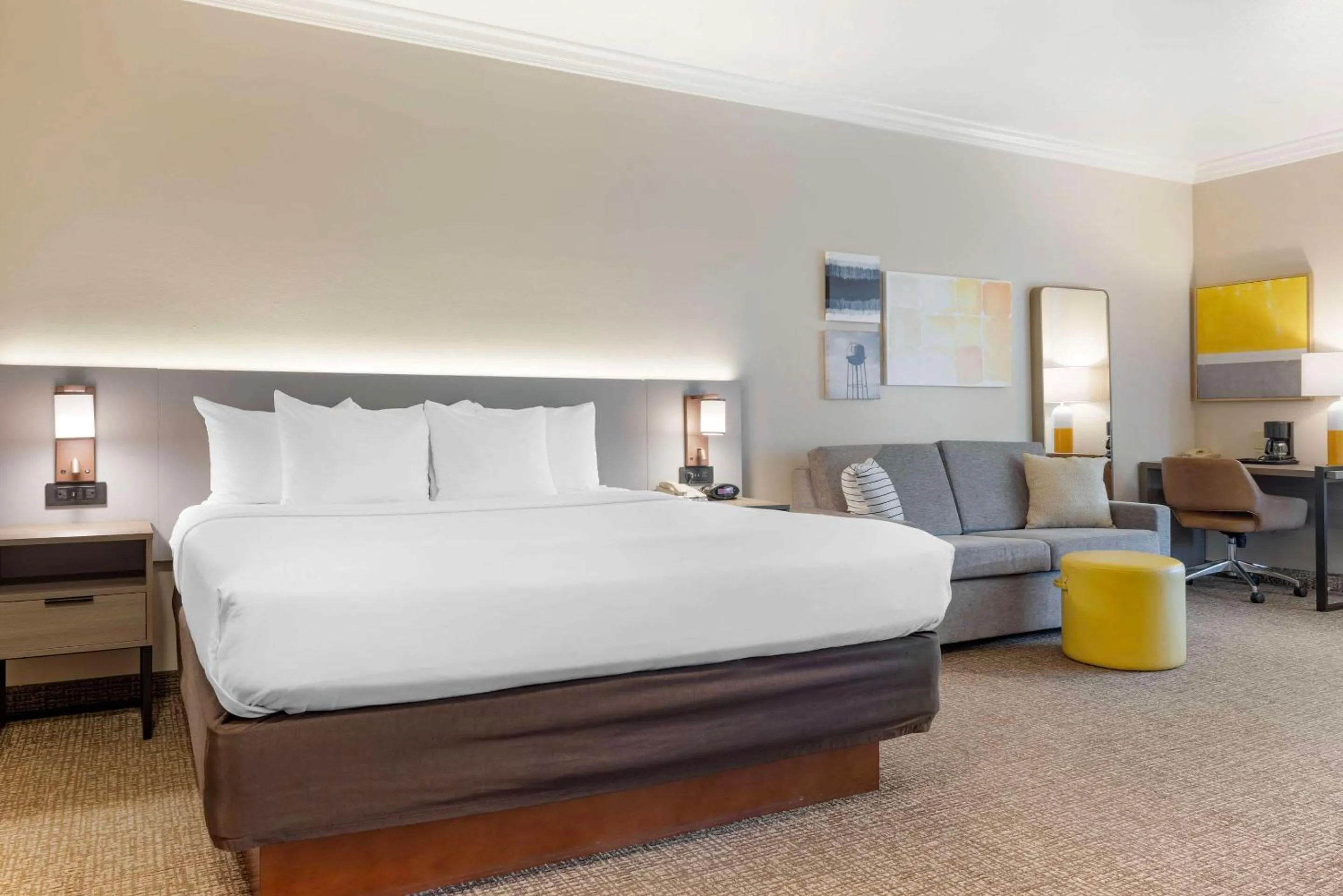 Bedroom, Bed in Comfort Suites Oceanside Camp Pendleton Area