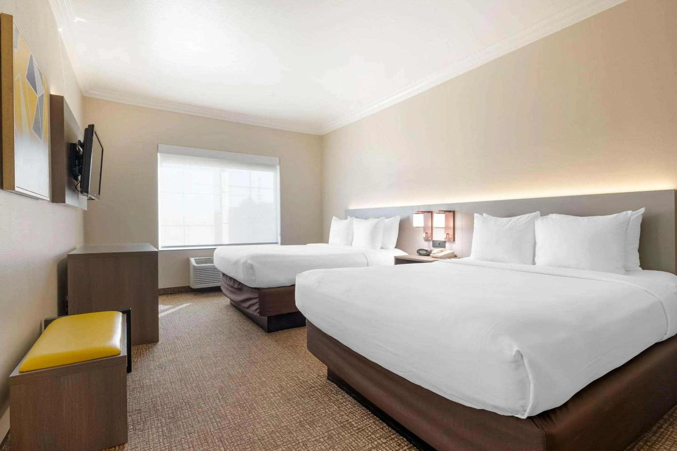 Bedroom, Bed in Comfort Suites Oceanside Camp Pendleton Area