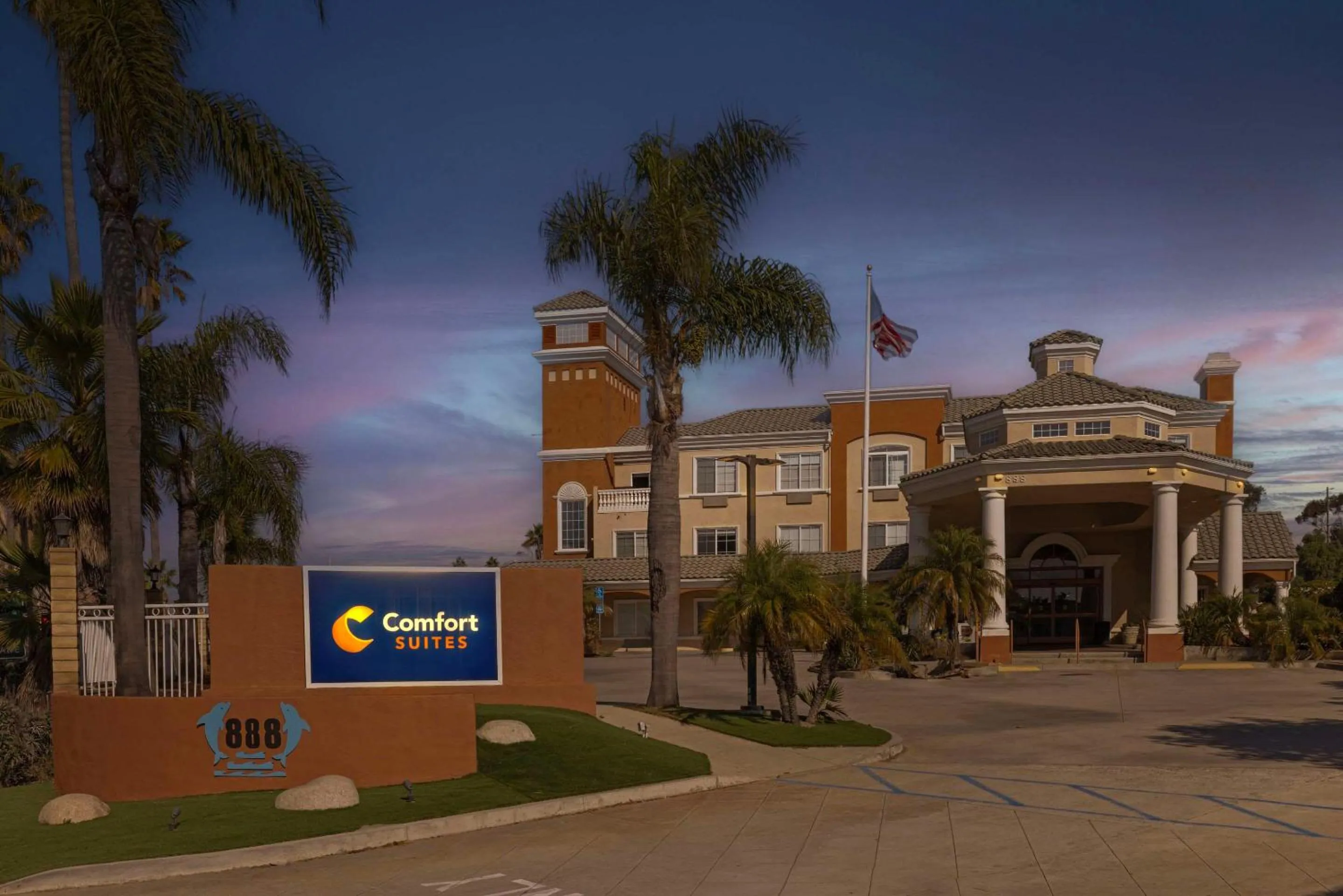 Property building in Comfort Suites Oceanside Camp Pendleton Area