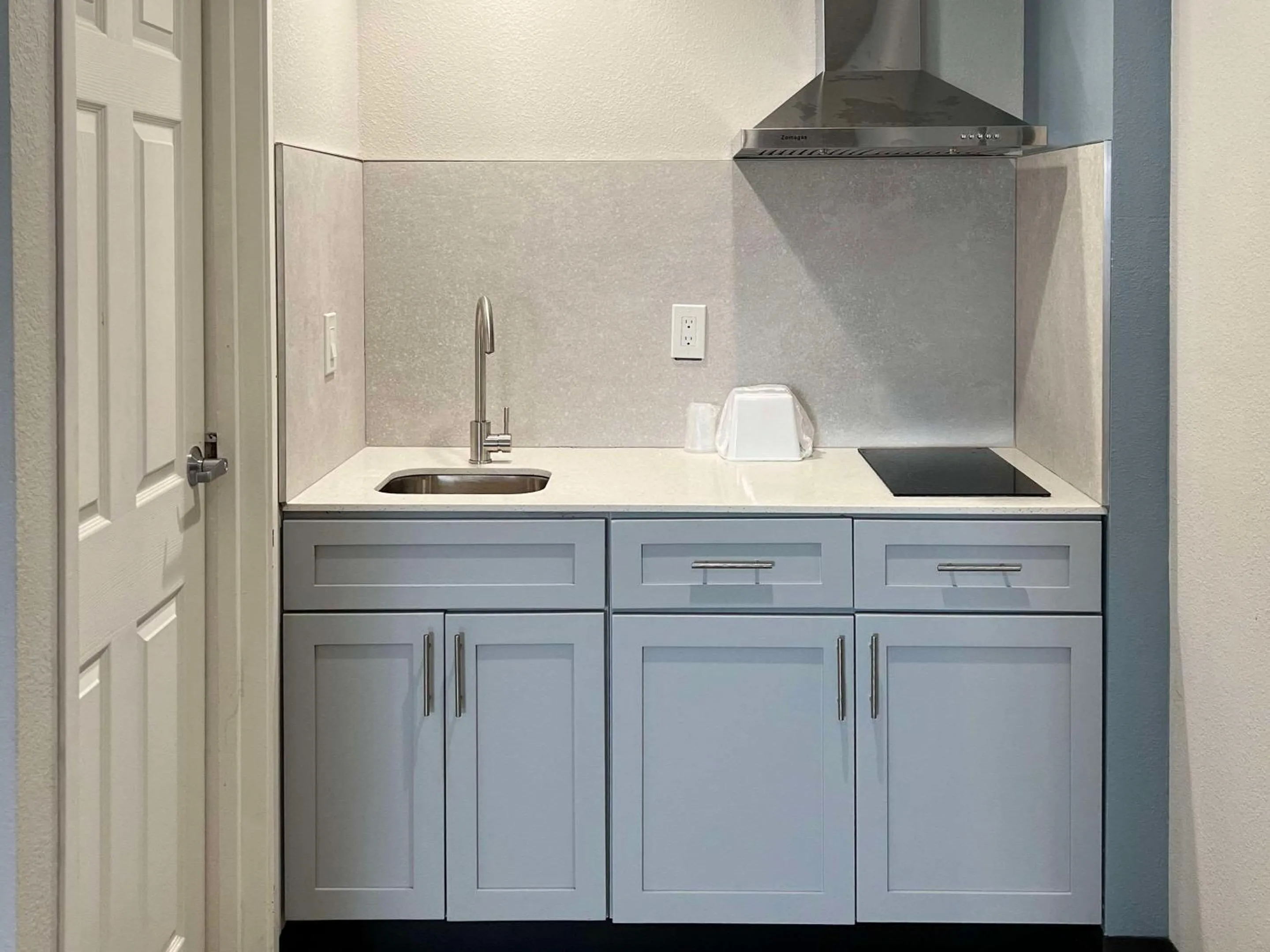 Bedroom in Quality Inn Tracy I-205