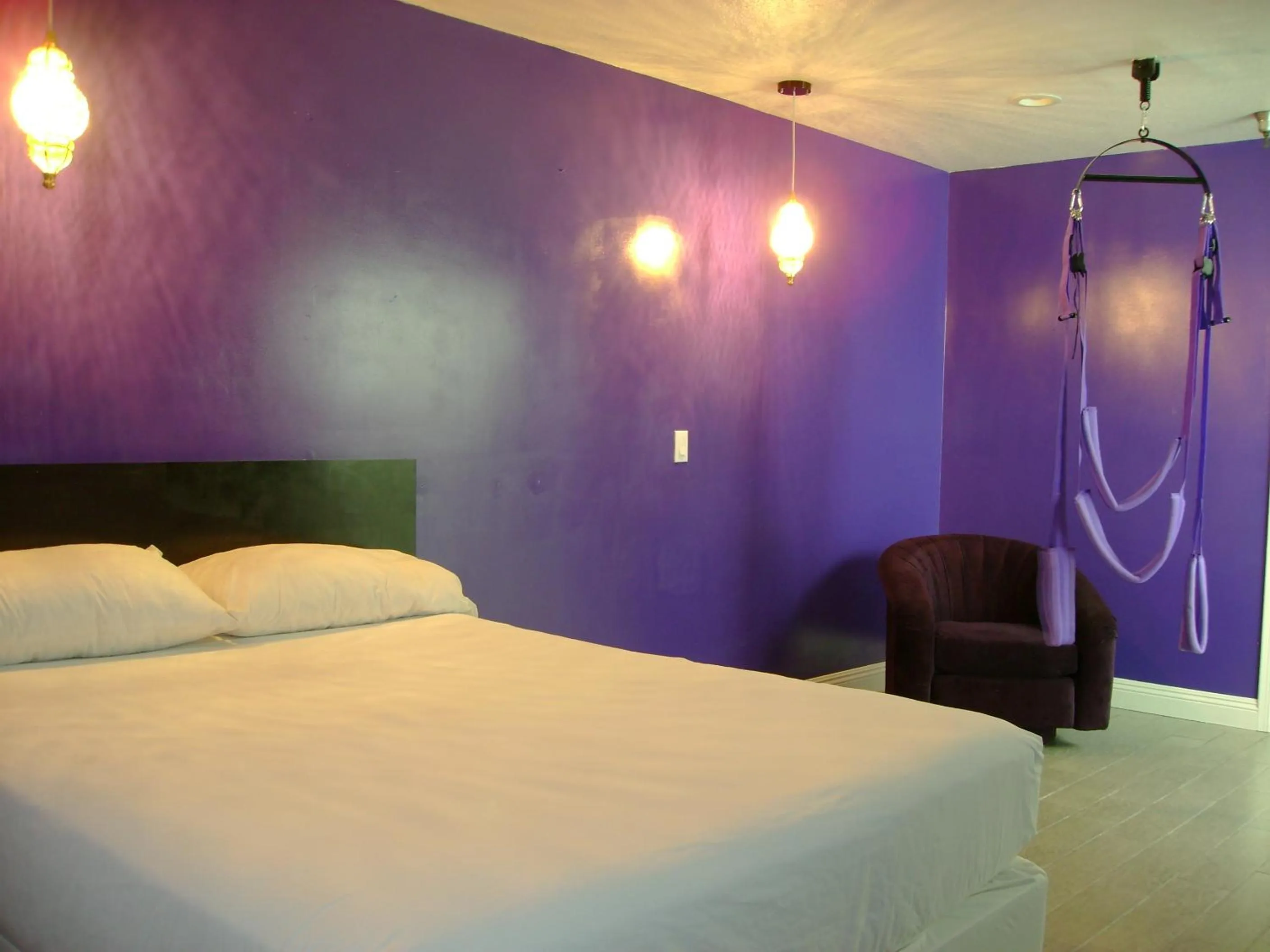 Bed in Hotel Le Reve Pasadena