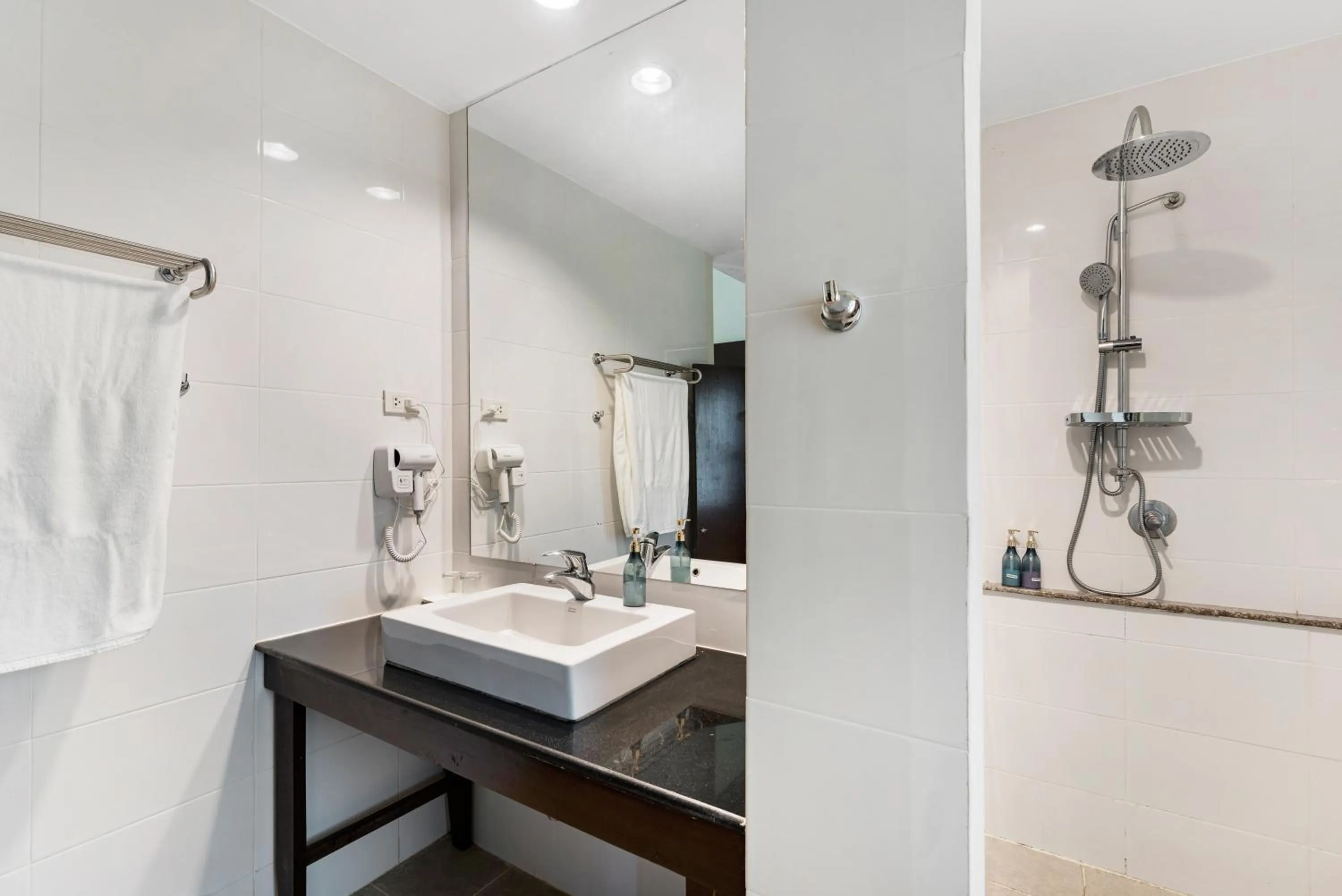 Shower in The Hive Hotel