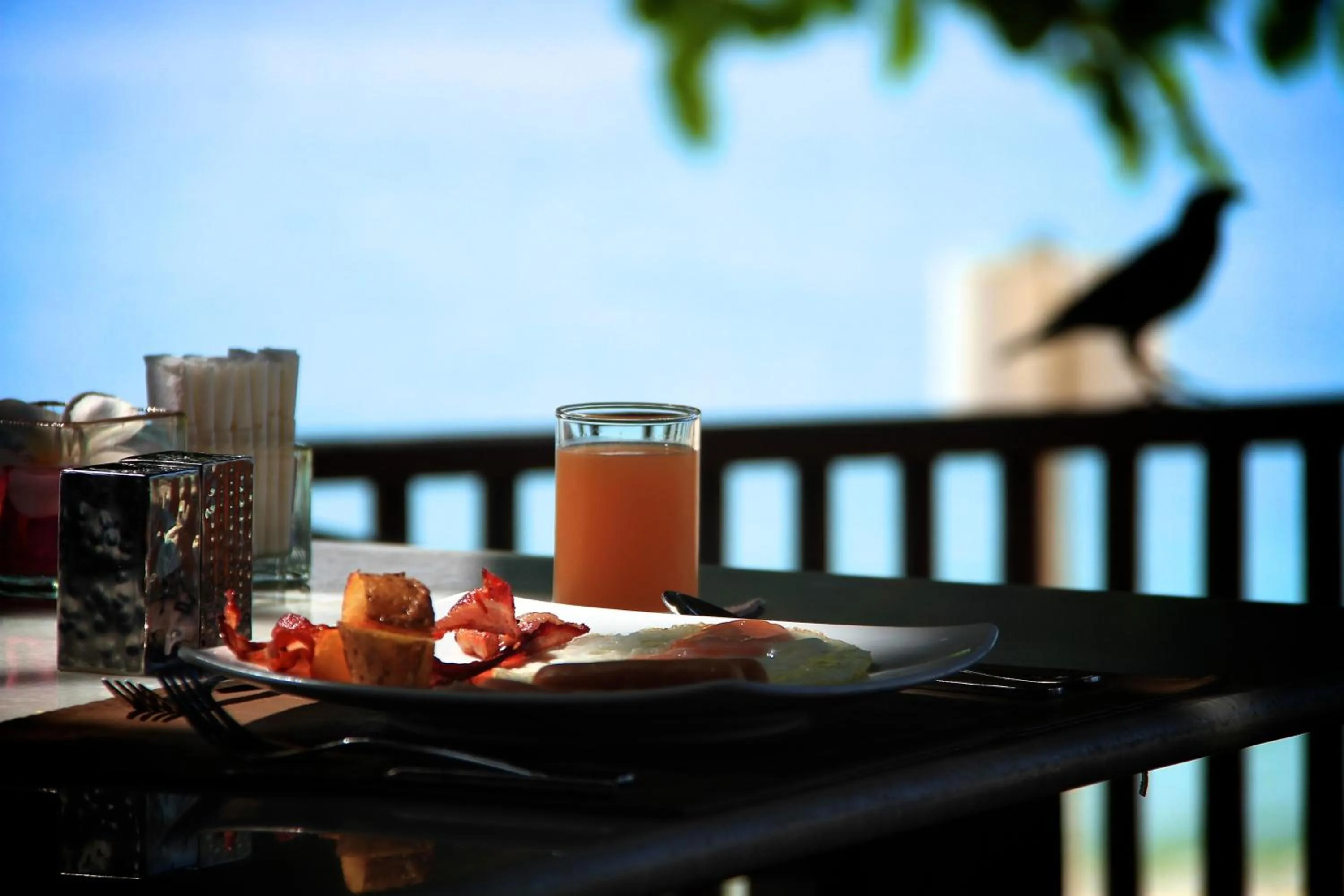 Restaurant/places to eat in The Hive Hotel