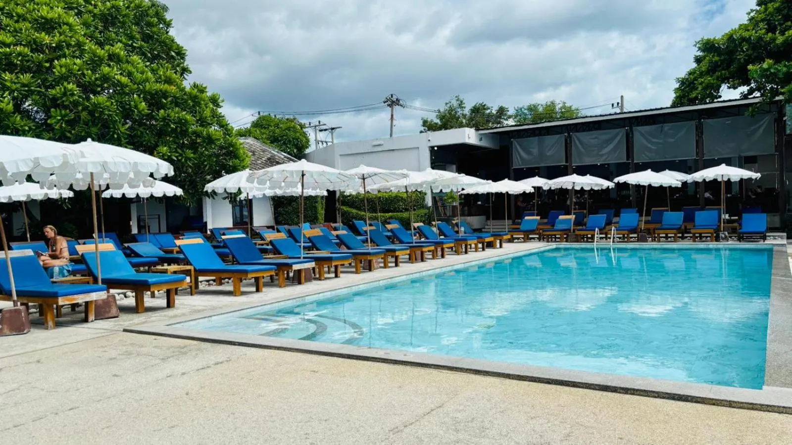 Swimming pool in The Hive Hotel