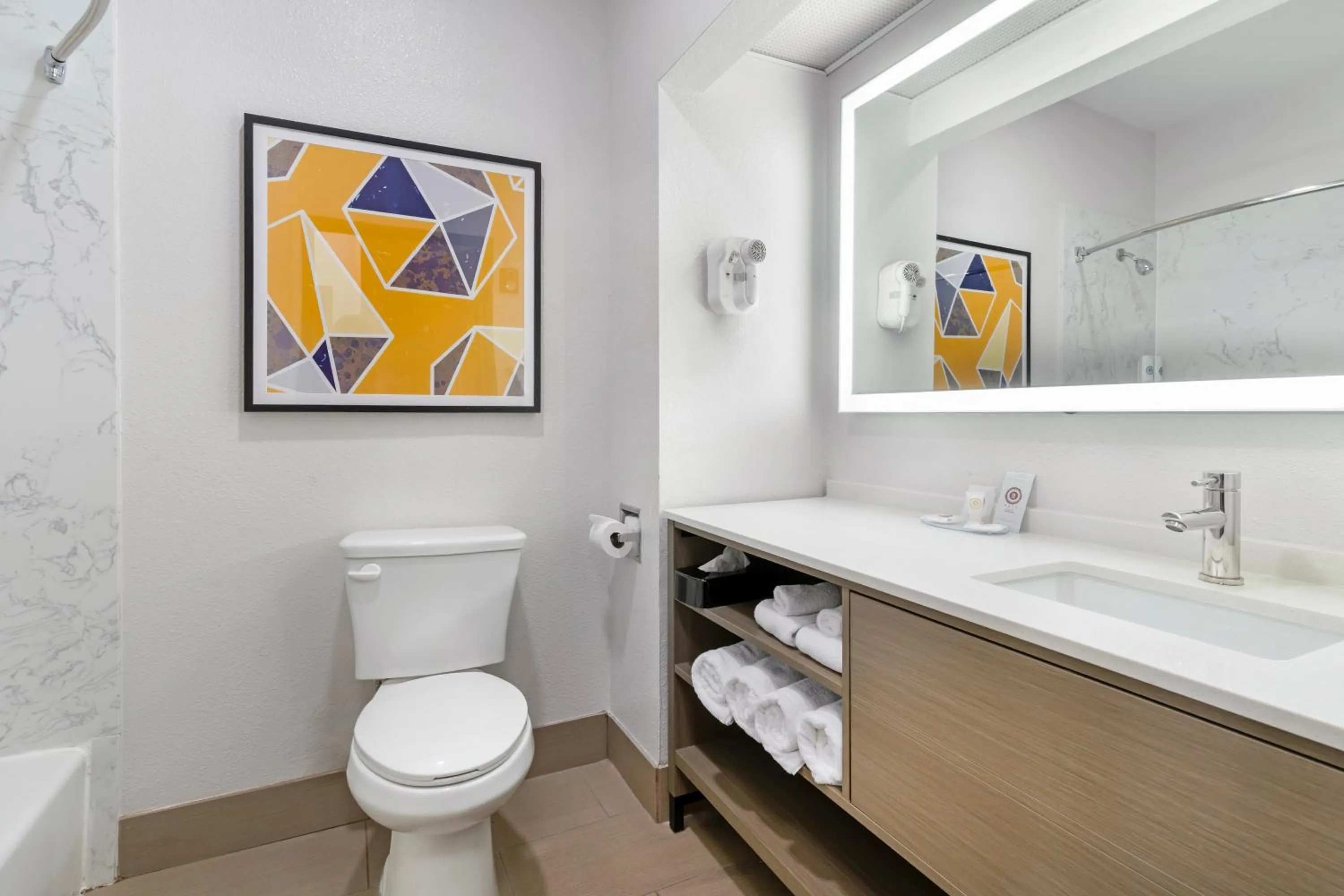 Comfort Inn & Suites Sacramento - University Area