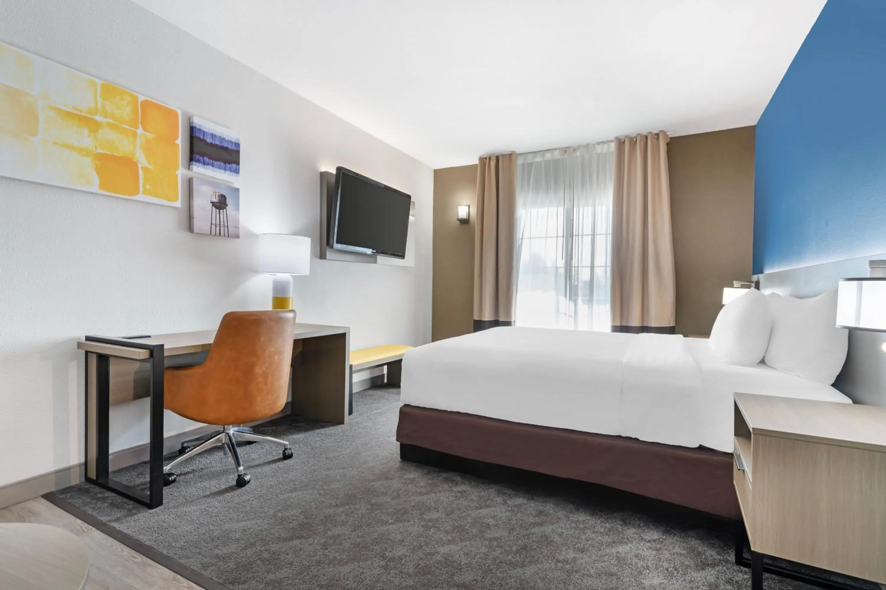 Bed in Comfort Inn & Suites Sacramento - University Area