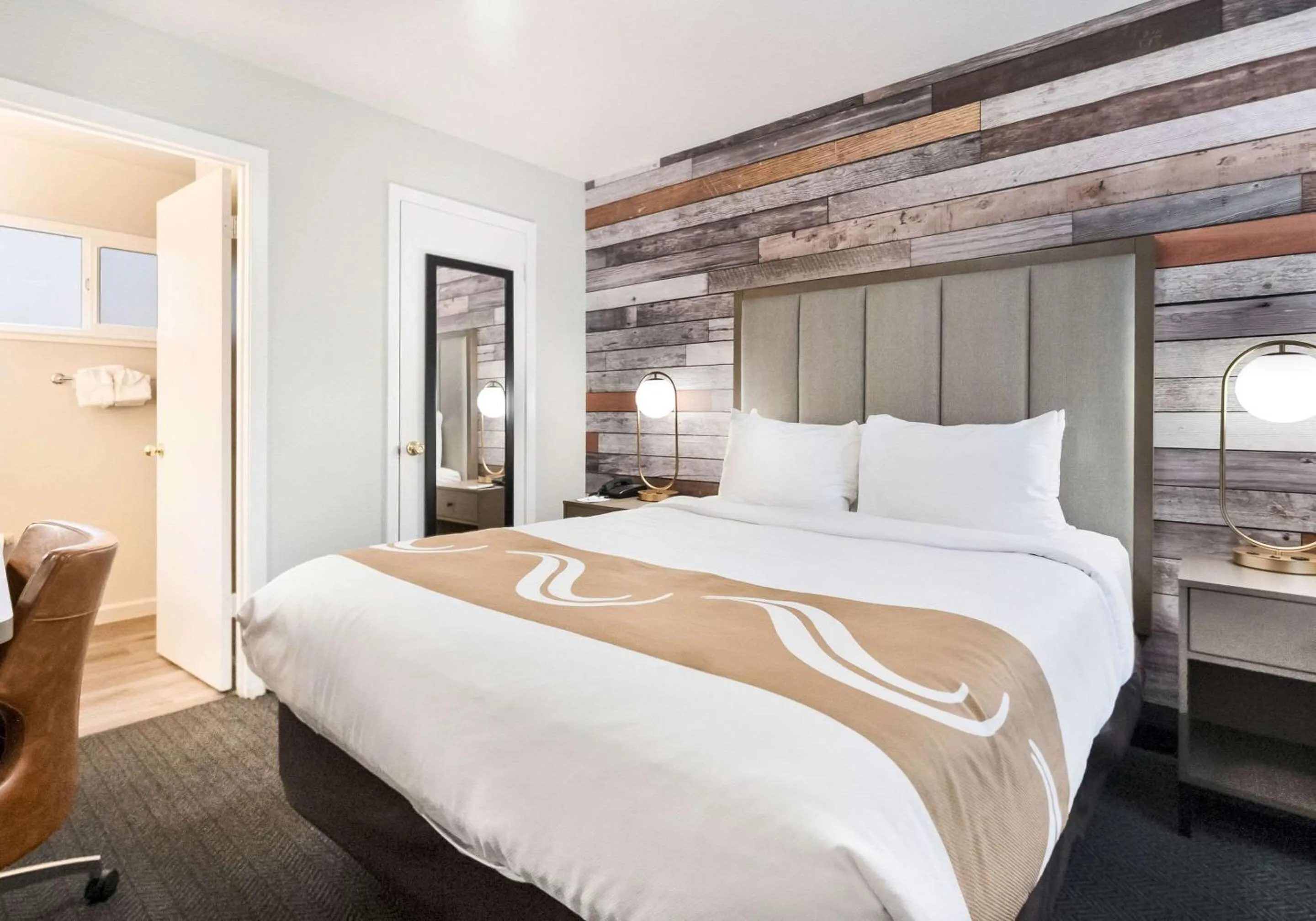 Bedroom, Bed in Quality Inn South Lake Tahoe