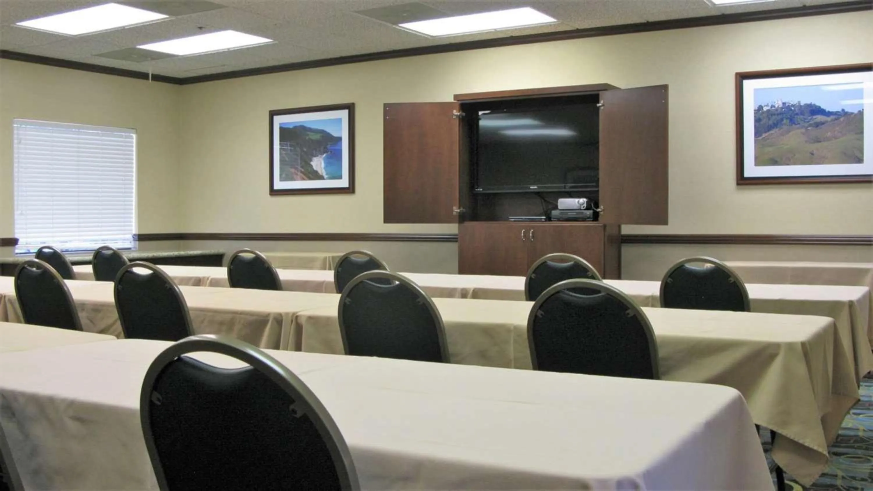 Meeting/conference room in Quality Suites Downtown San Luis Obispo