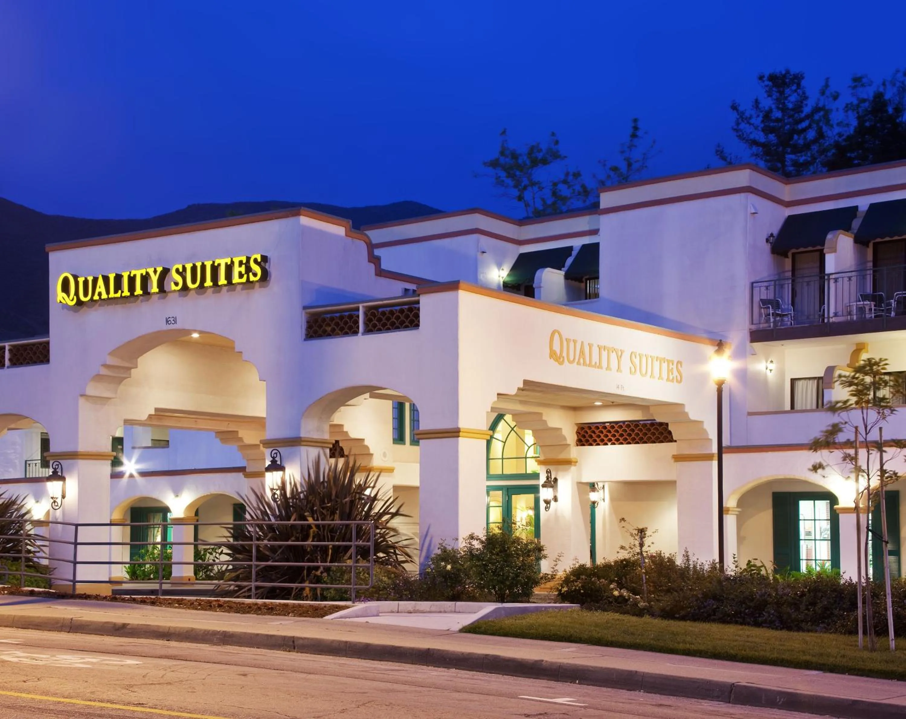 Property building in Quality Suites Downtown San Luis Obispo