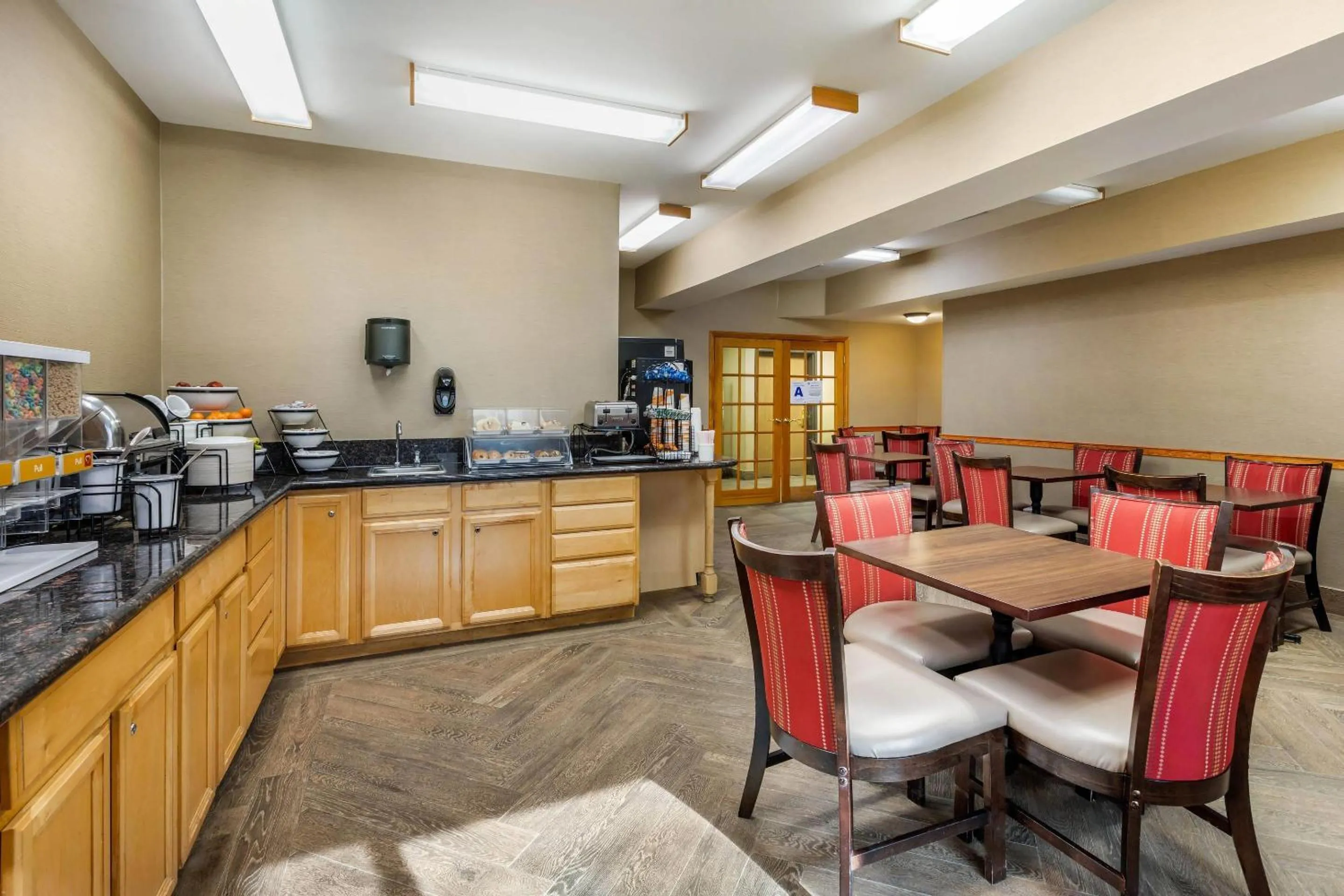 Breakfast in Comfort Inn & Suites Murrieta Temecula Wine Country