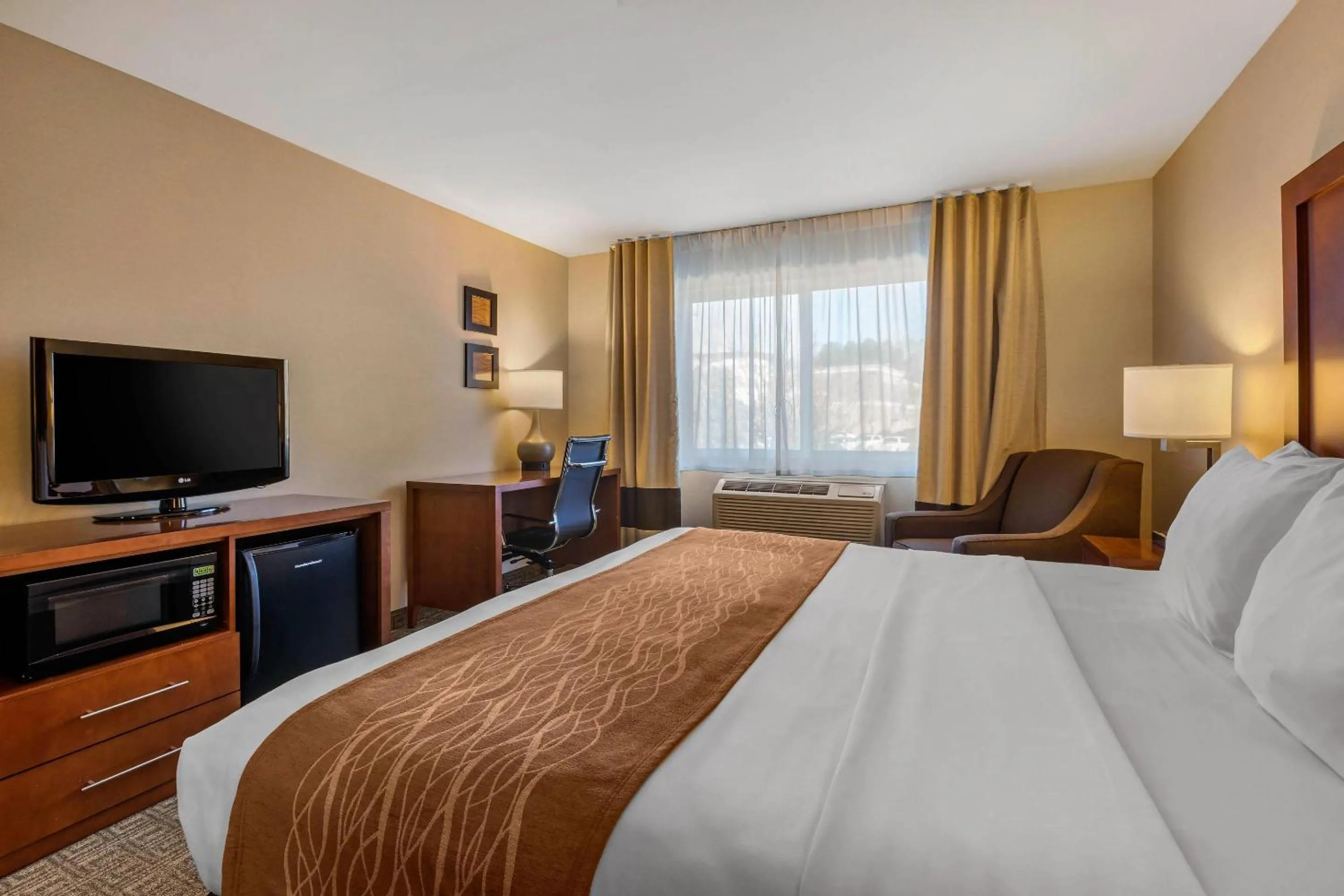 Bedroom, Bed in Comfort Inn & Suites Murrieta Temecula Wine Country