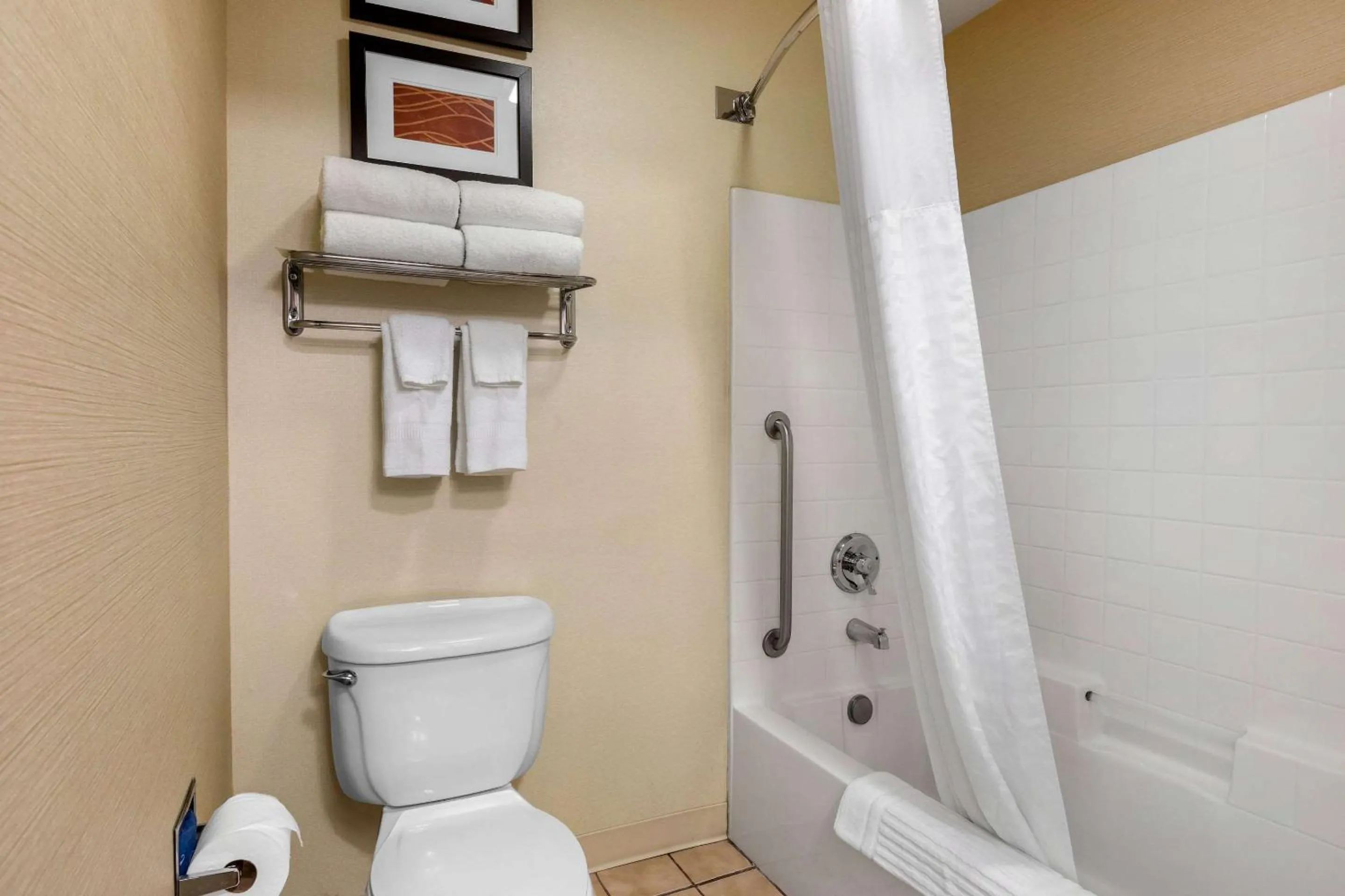 Bathroom in Comfort Inn & Suites Murrieta Temecula Wine Country