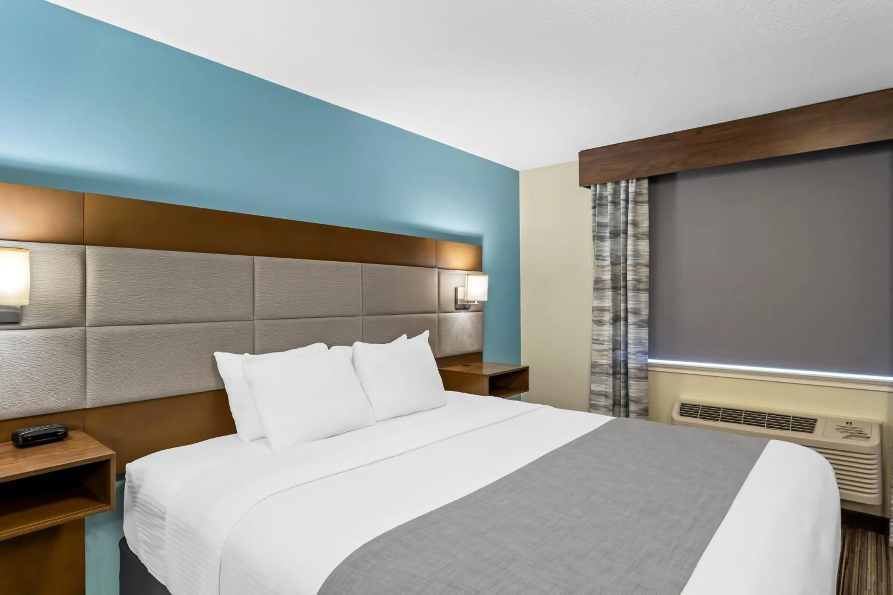 Bed in Best Western Paradise Hotel