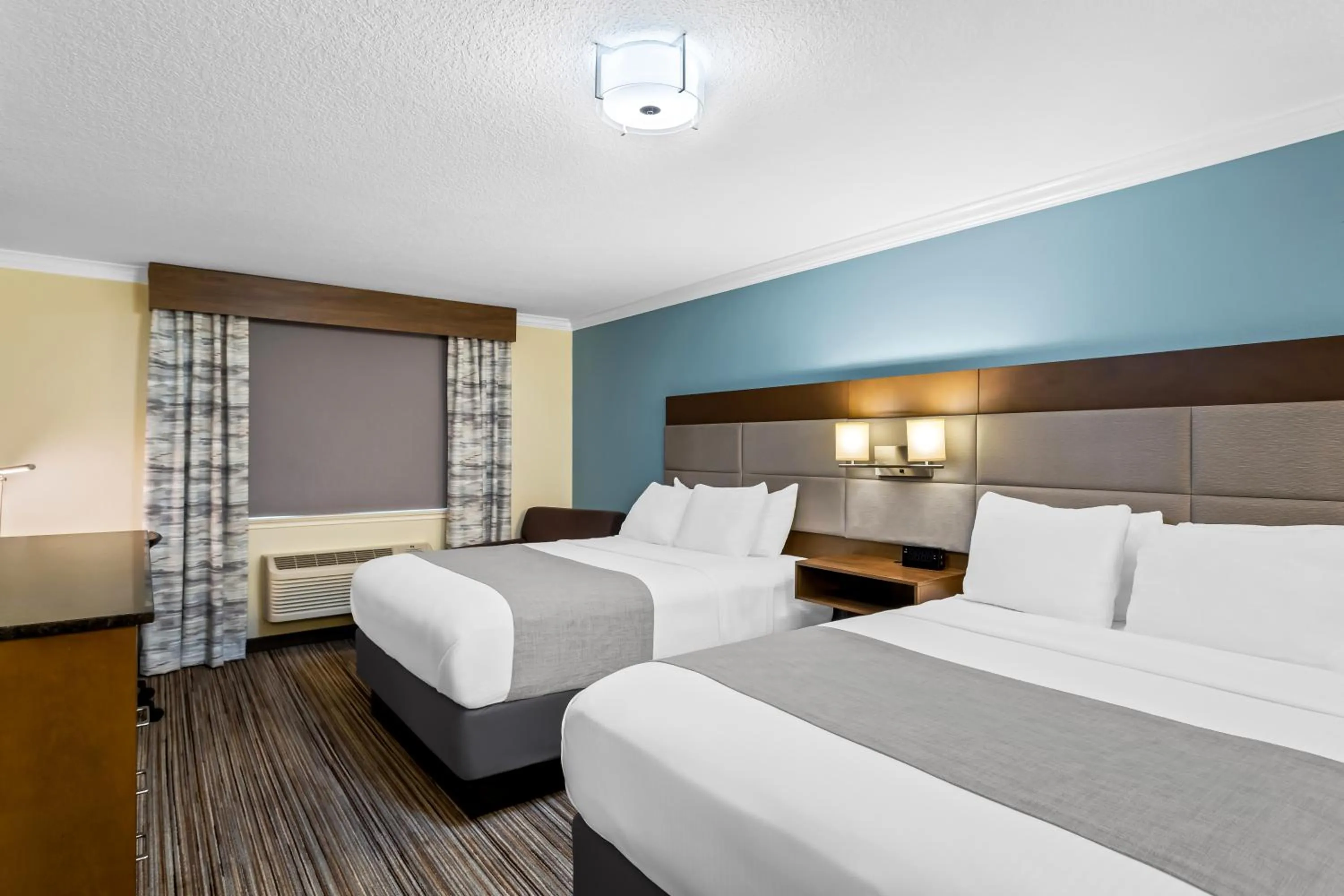 Bed in Best Western Paradise Hotel