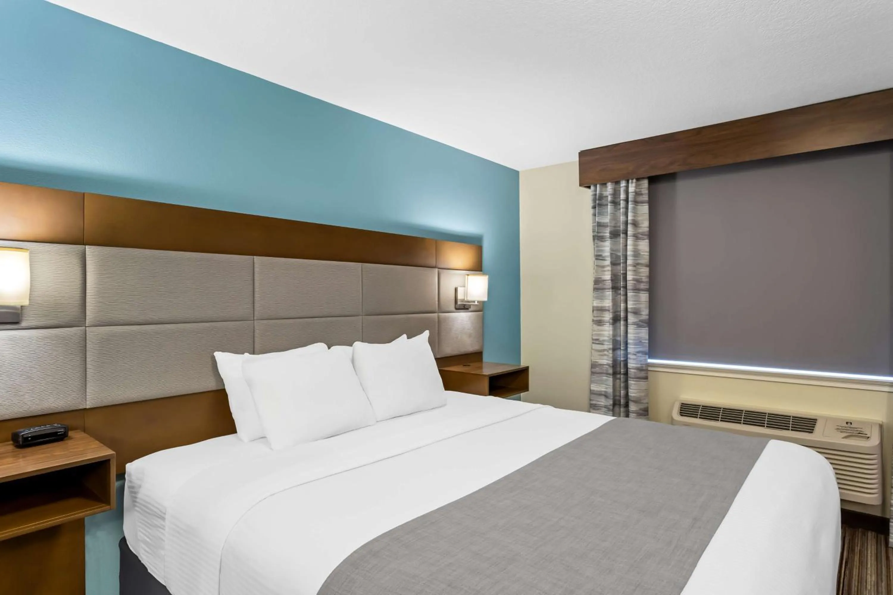 Bedroom, Bed in Best Western Paradise Hotel