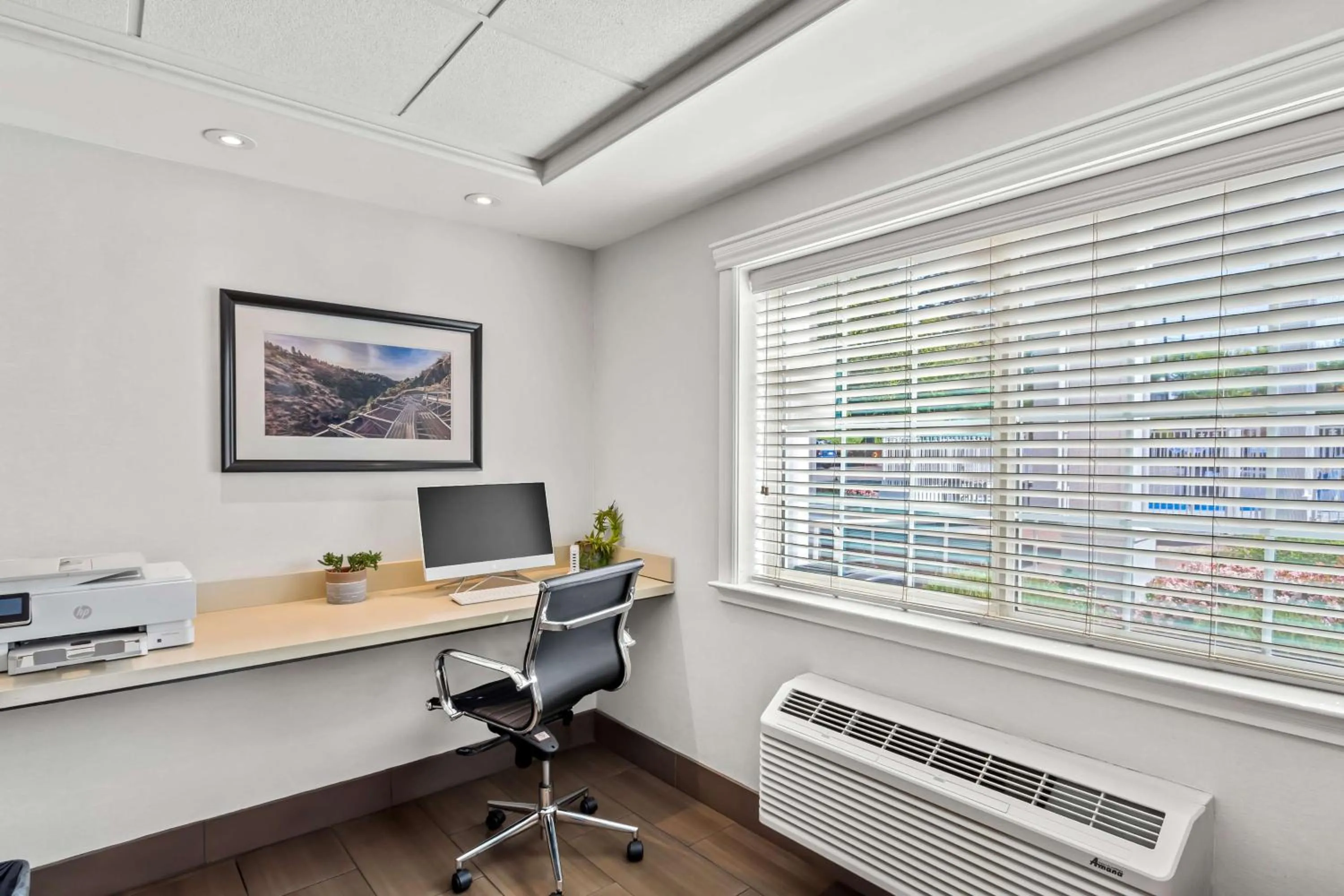 Business facilities in Best Western Paradise Hotel