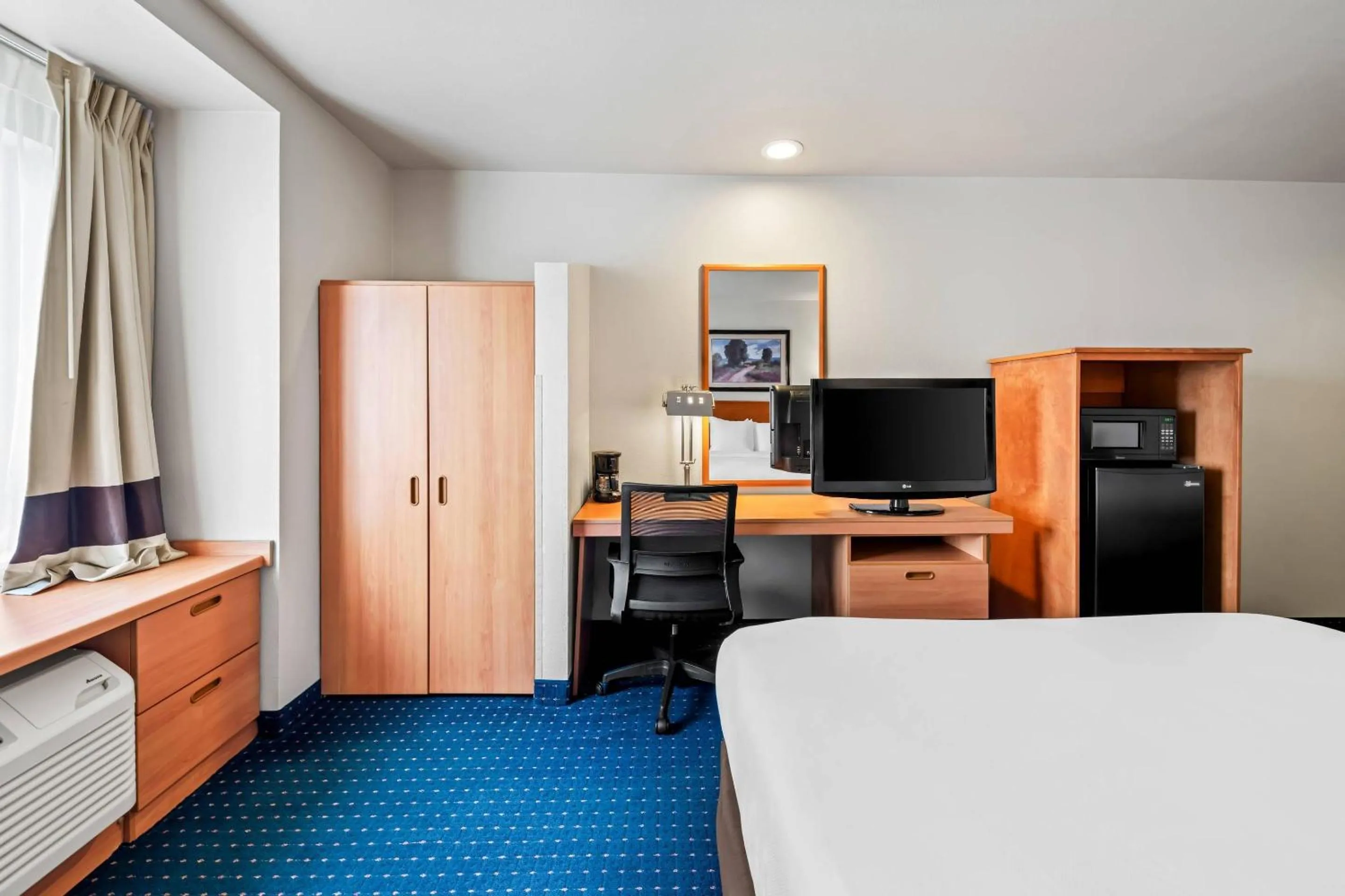 Bedroom, Bed in Comfort Inn & Suites Salinas City Center Area