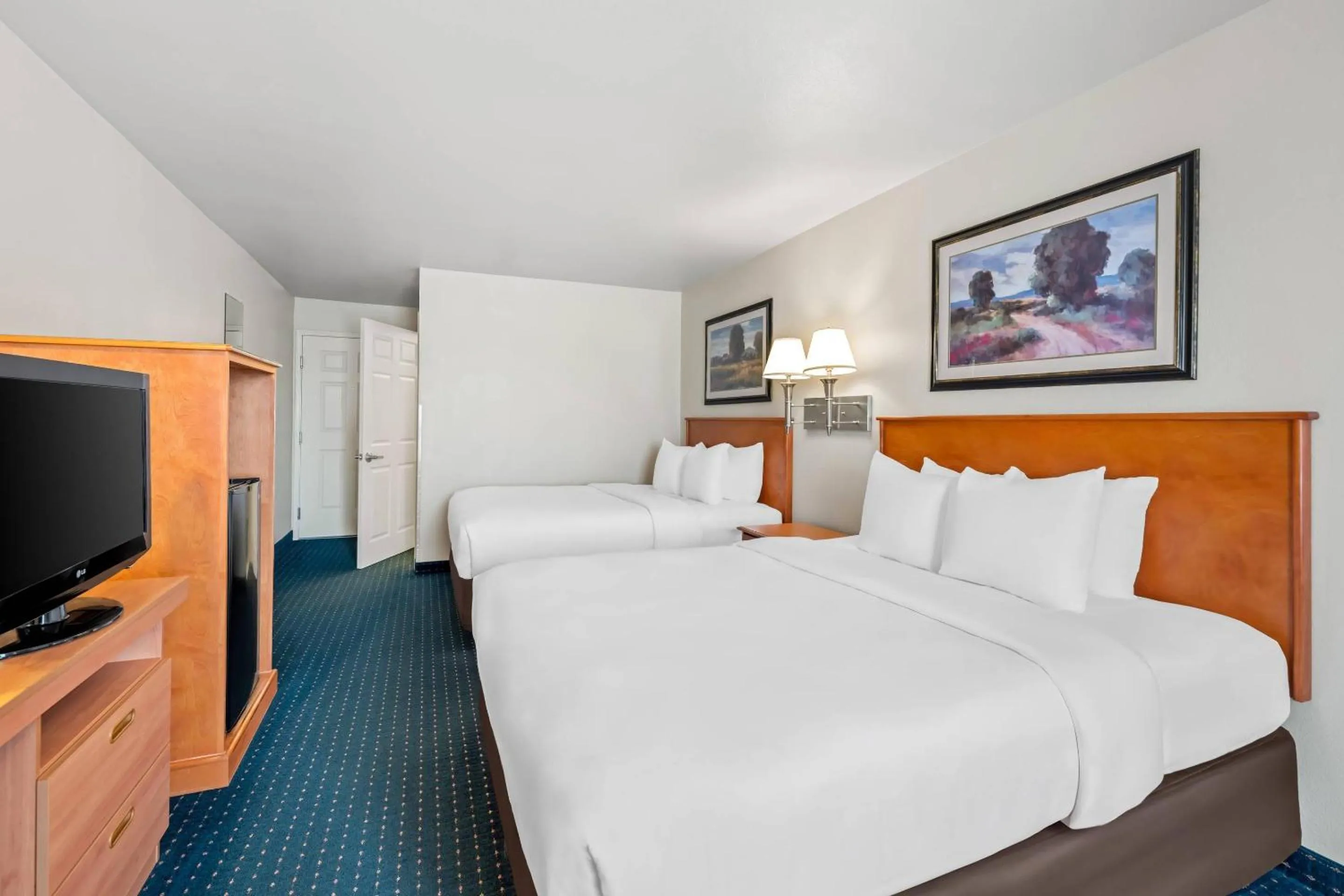 Bedroom, Bed in Comfort Inn & Suites Salinas City Center Area