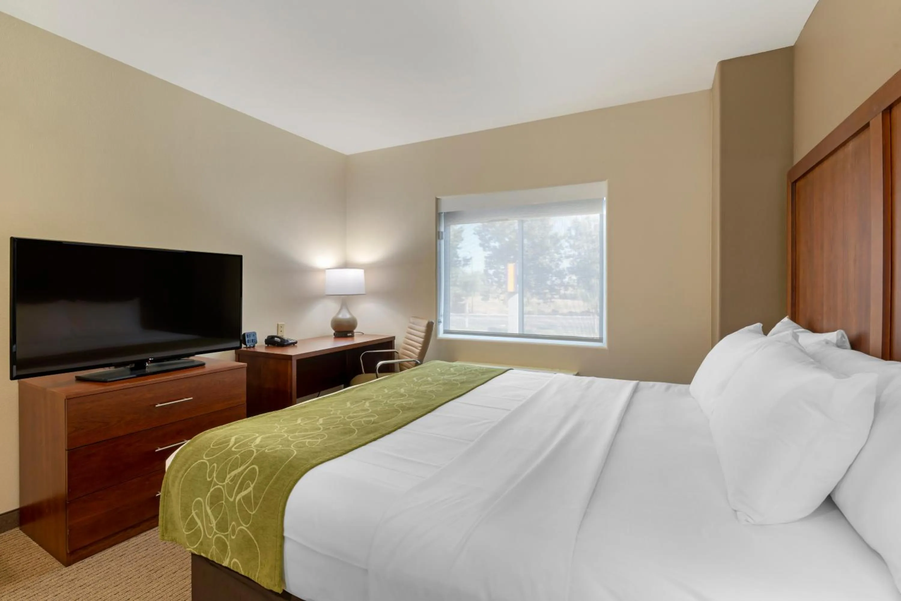 Bed in Comfort Suites Marysville-Yuba City