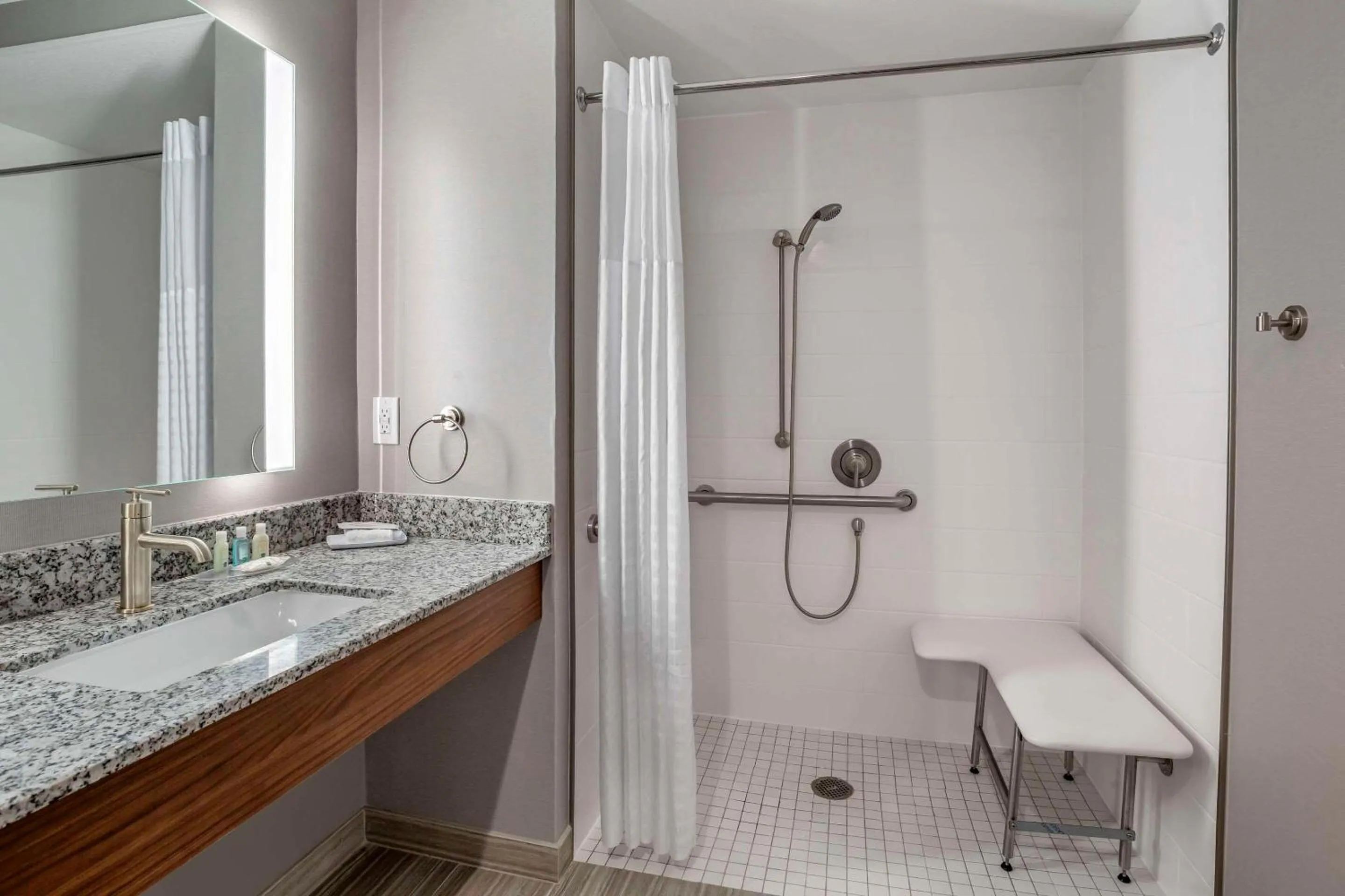 Bedroom in Quality Inn & Suites Livermore Wine Country