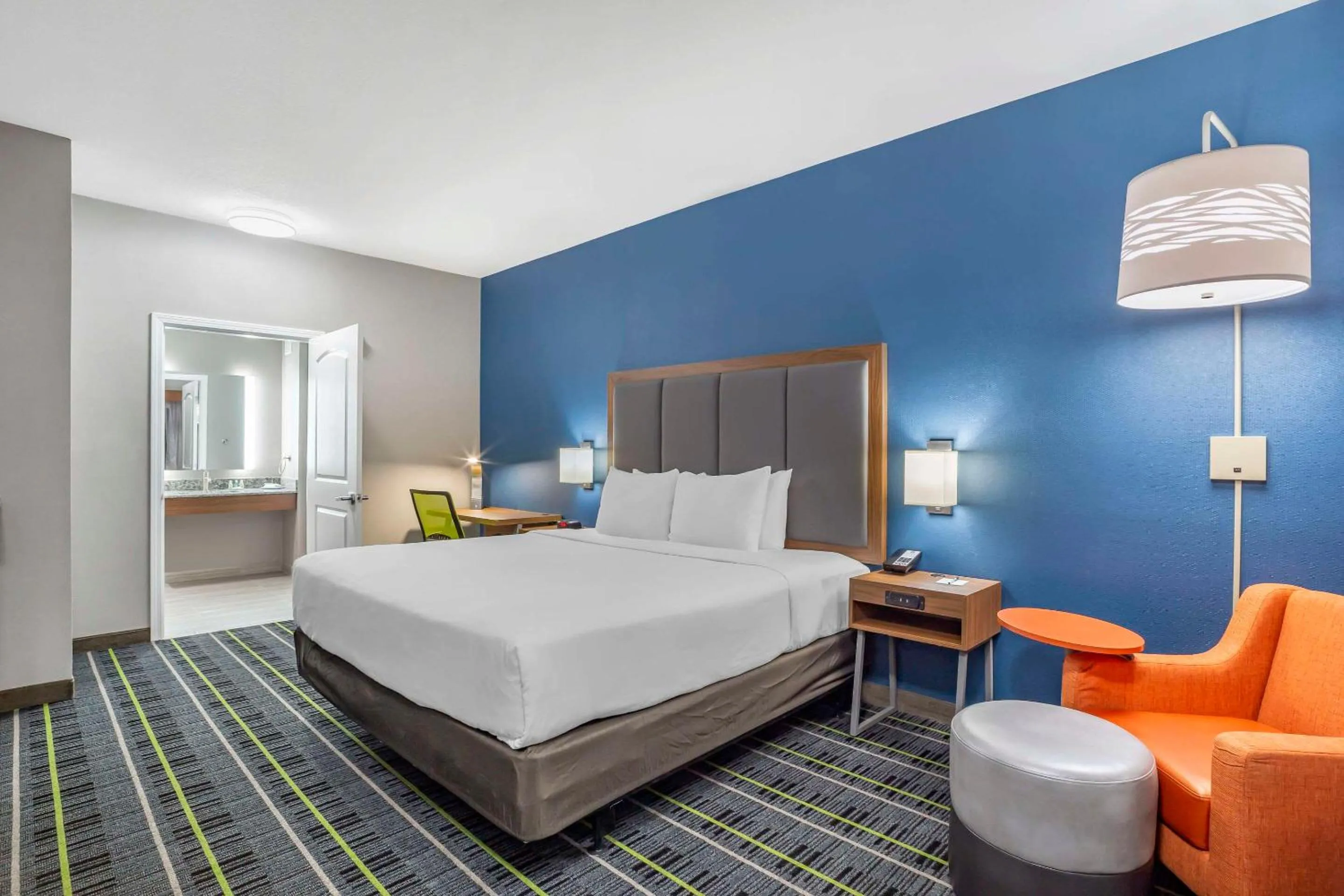 Bedroom, Bed in Quality Inn & Suites Livermore Wine Country