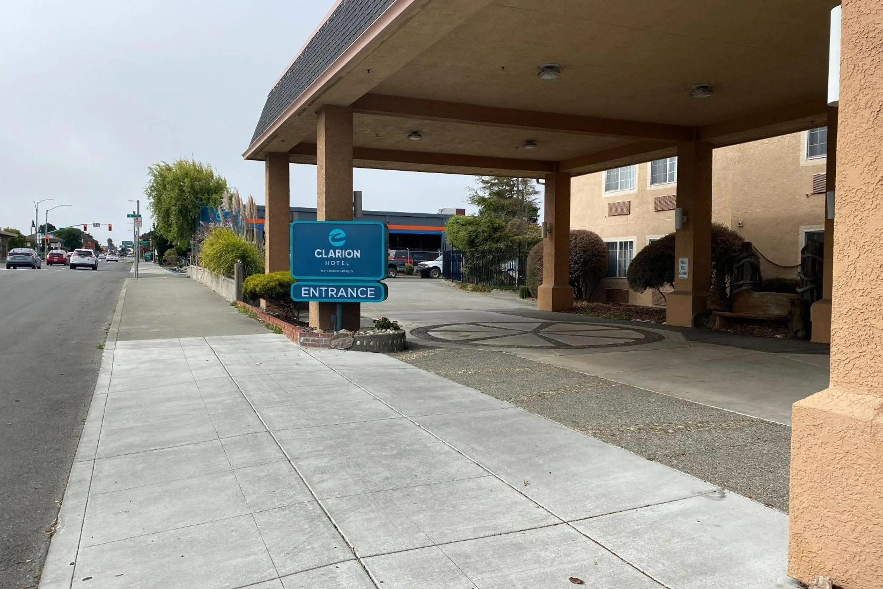 Property building in Clarion Hotel By Humboldt Bay