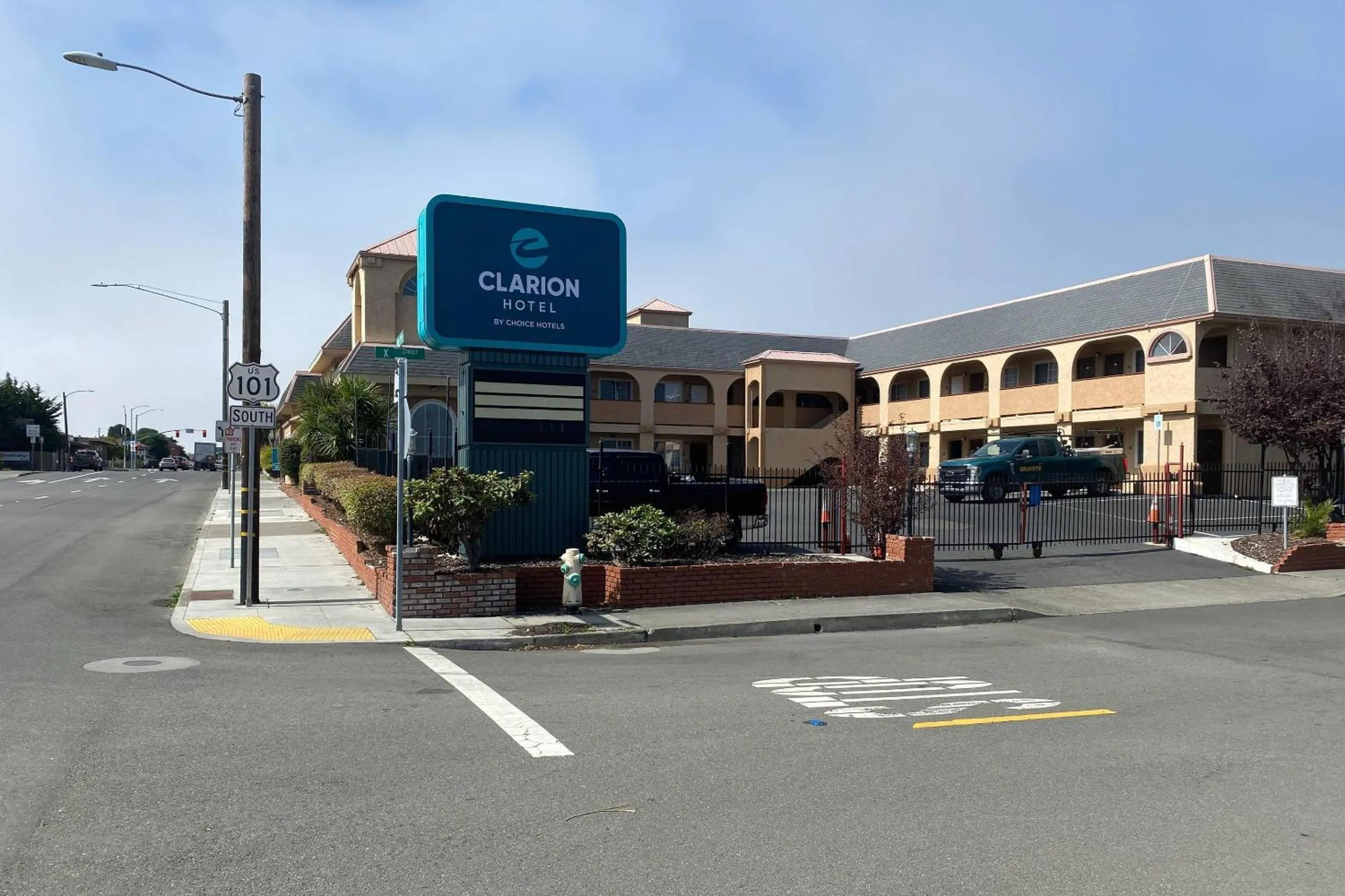 Property building in Clarion Hotel By Humboldt Bay