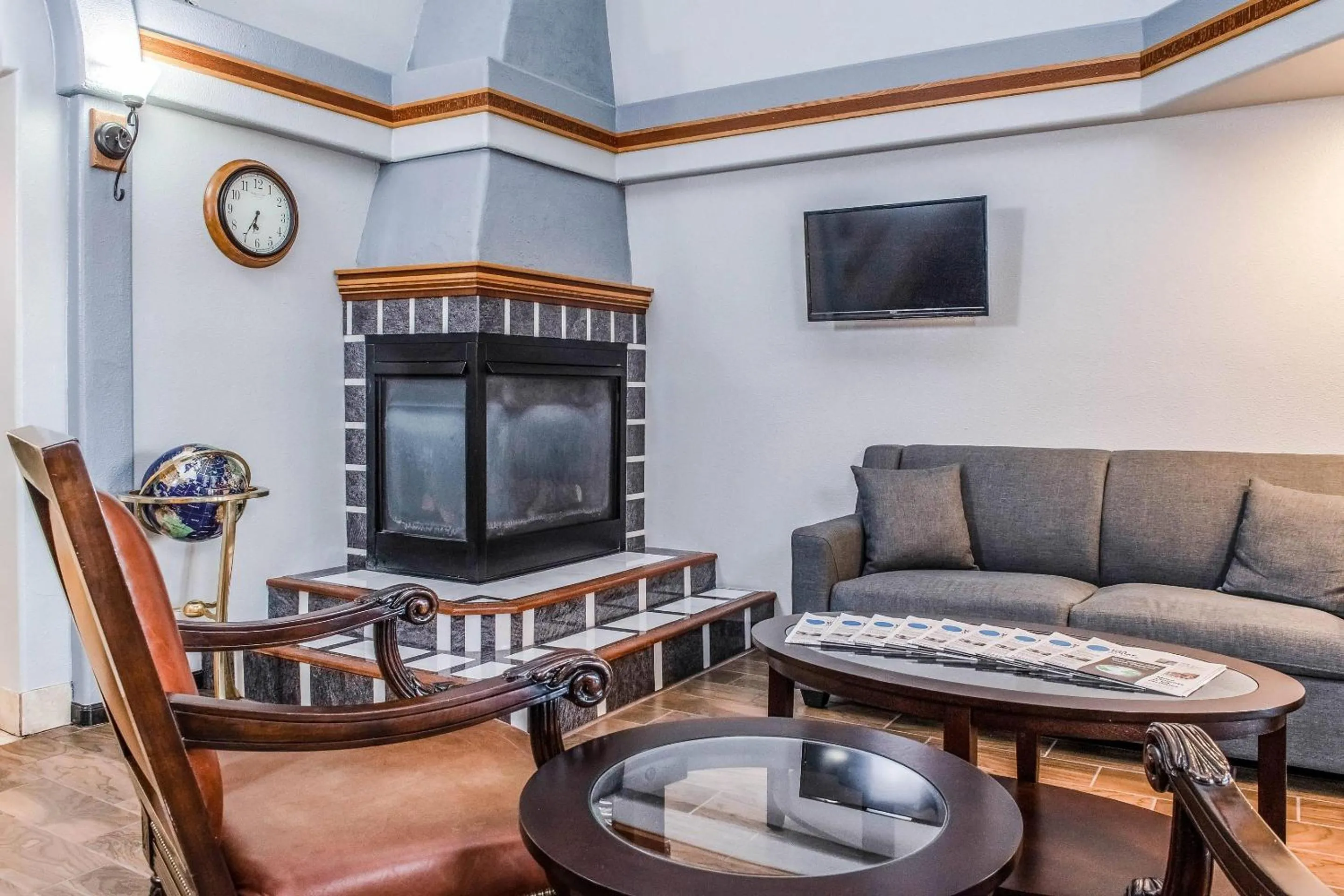 Lobby or reception in Clarion Hotel By Humboldt Bay