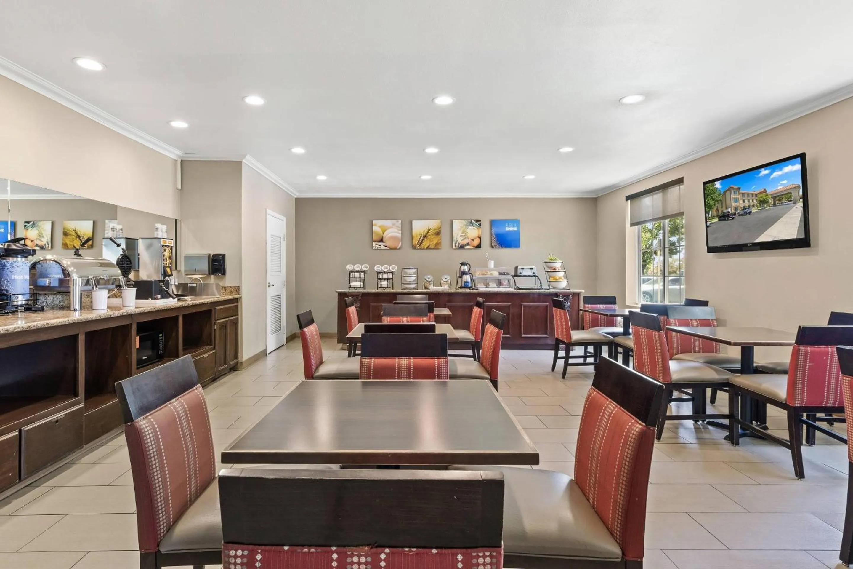 Breakfast in Comfort Inn & Suites Lancaster Antelope Valley