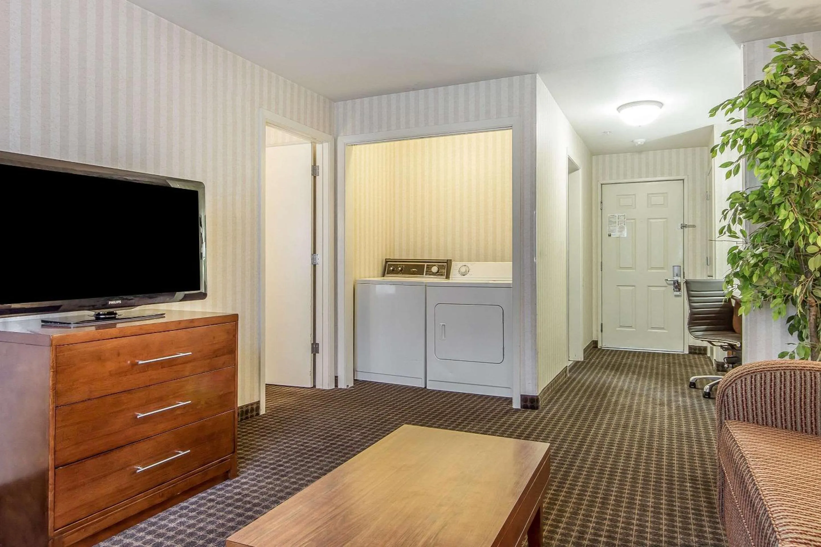 Photo of the whole room in Quality Inn Half Moon Bay-Miramar Beach