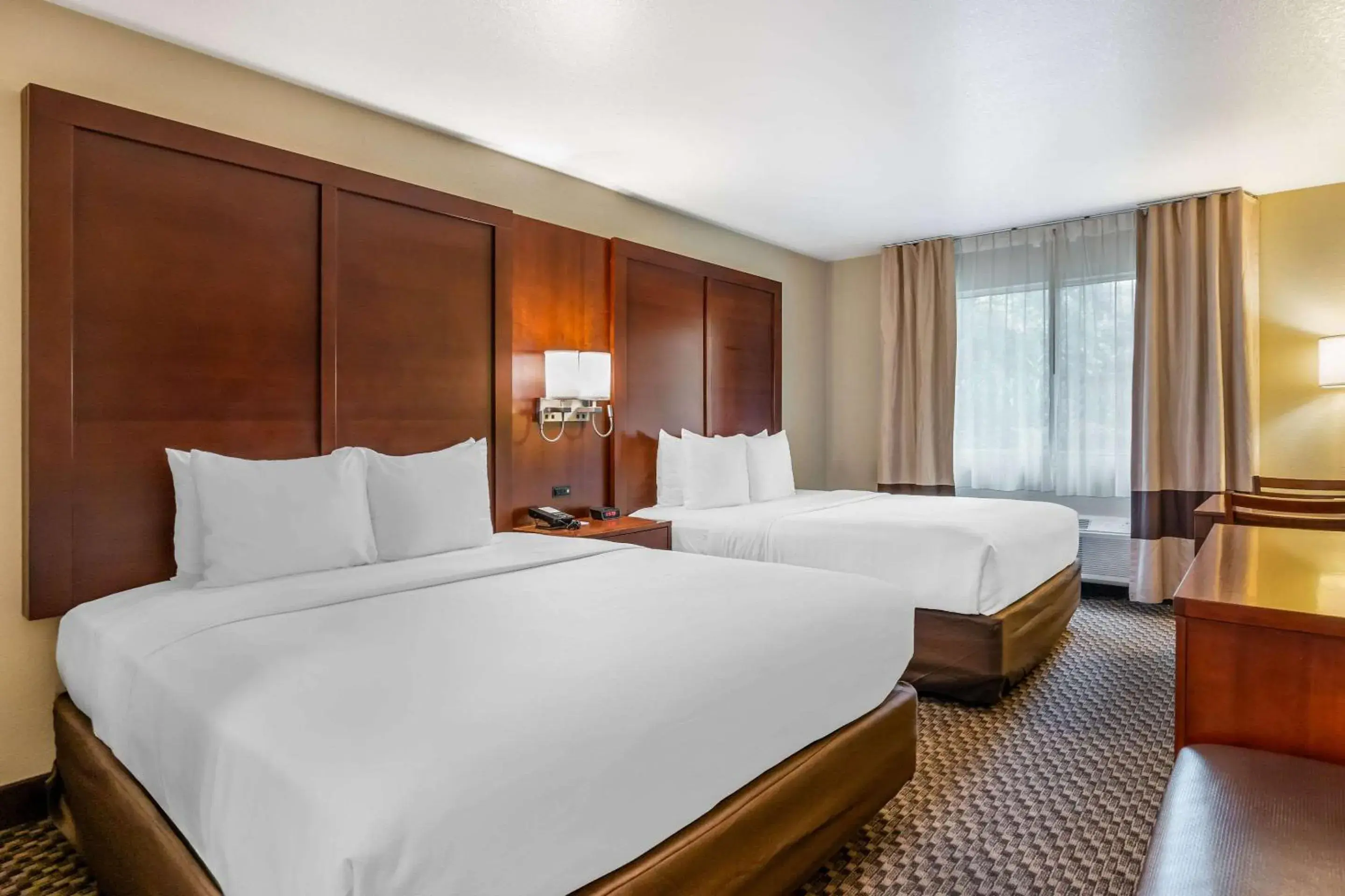 Queen Room with Two Queen Beds - Non-Smoking in Comfort Inn Fairfield Napa Valley Area Queen Room with Two Queen Beds - Non-Smoking in Comfort Inn Fairfield Napa Valley Area