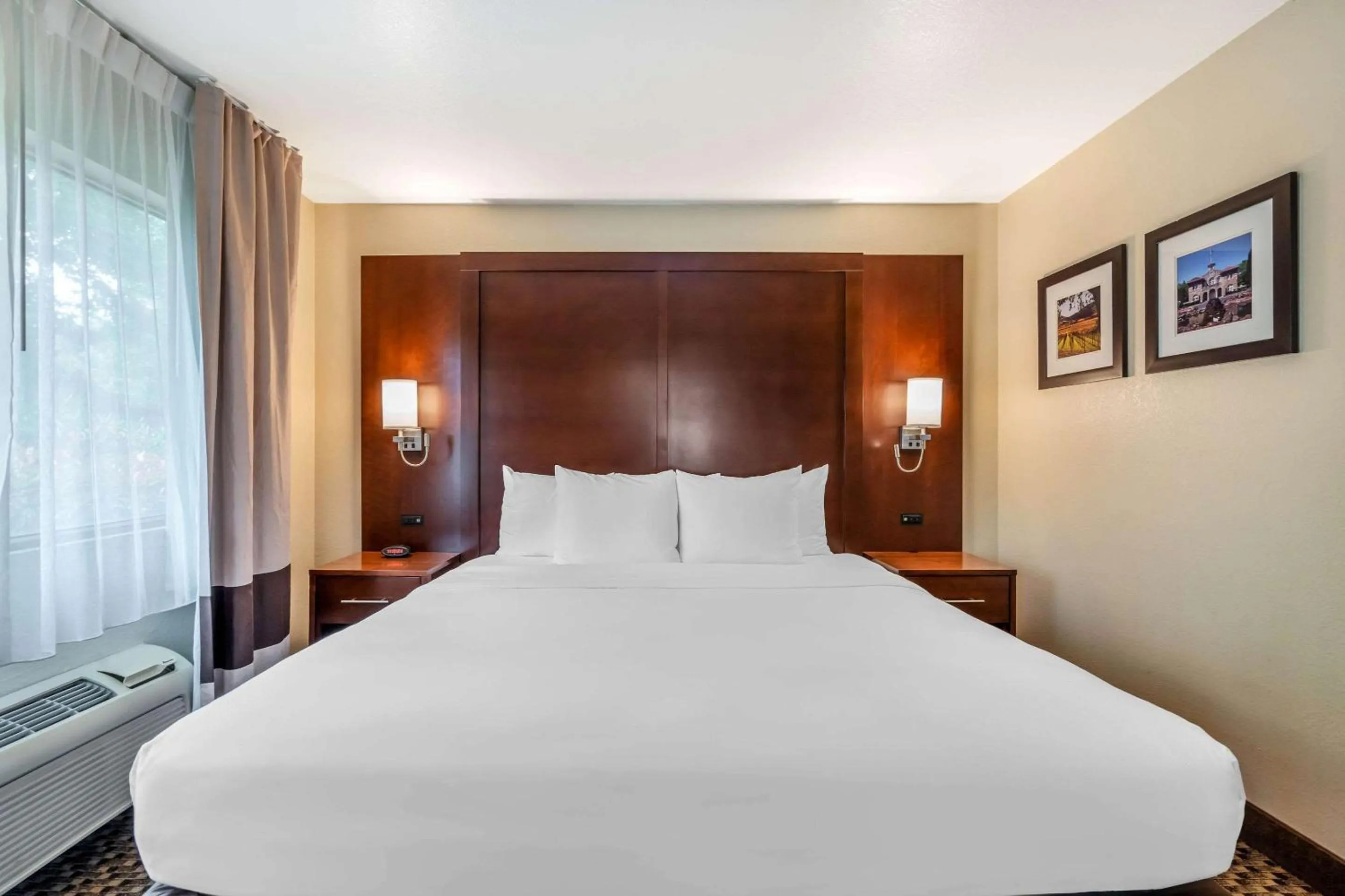 Bedroom, Bed in Comfort Inn Fairfield Napa Valley Area