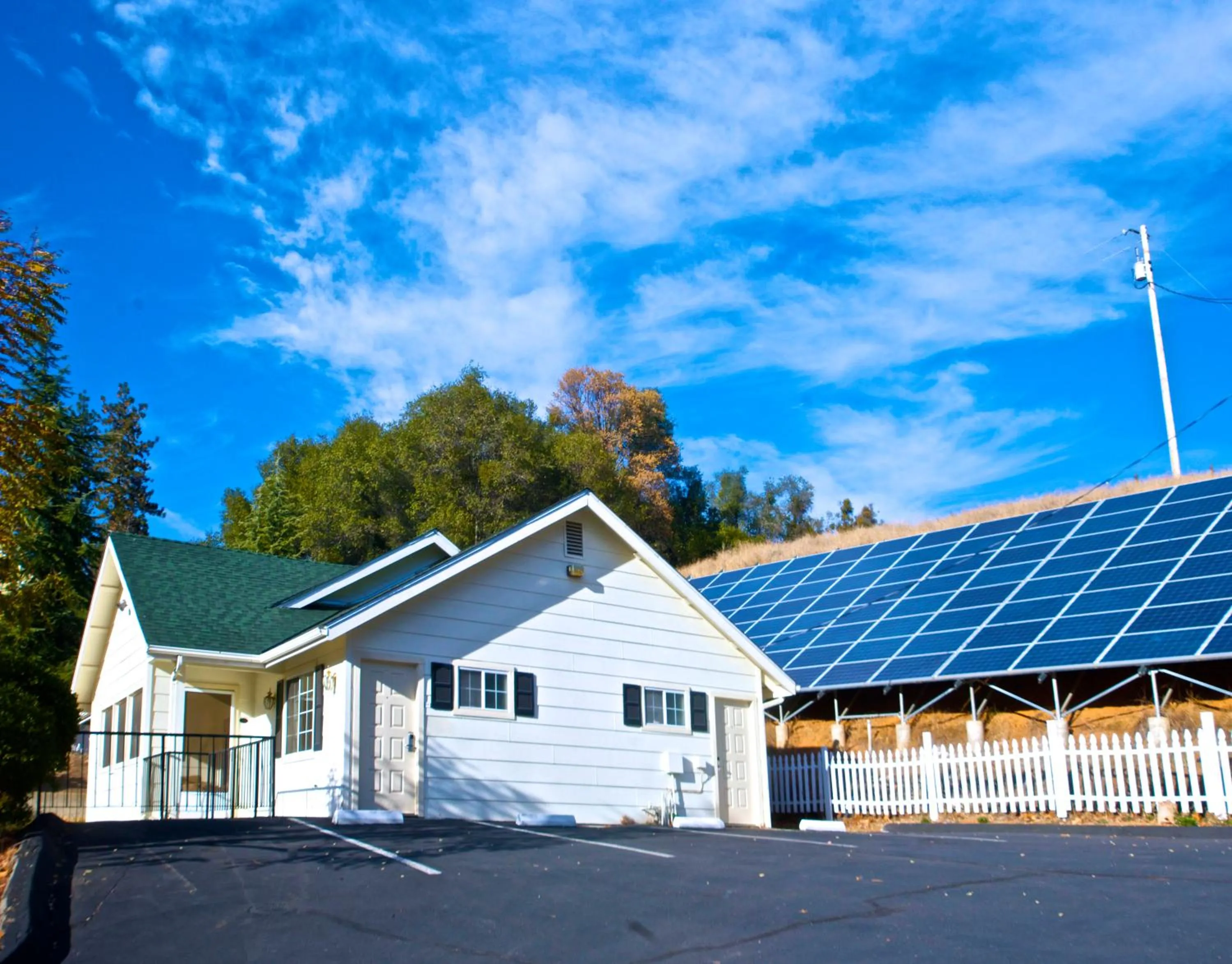 Property building in Quality Inn Yosemite Valley Gateway