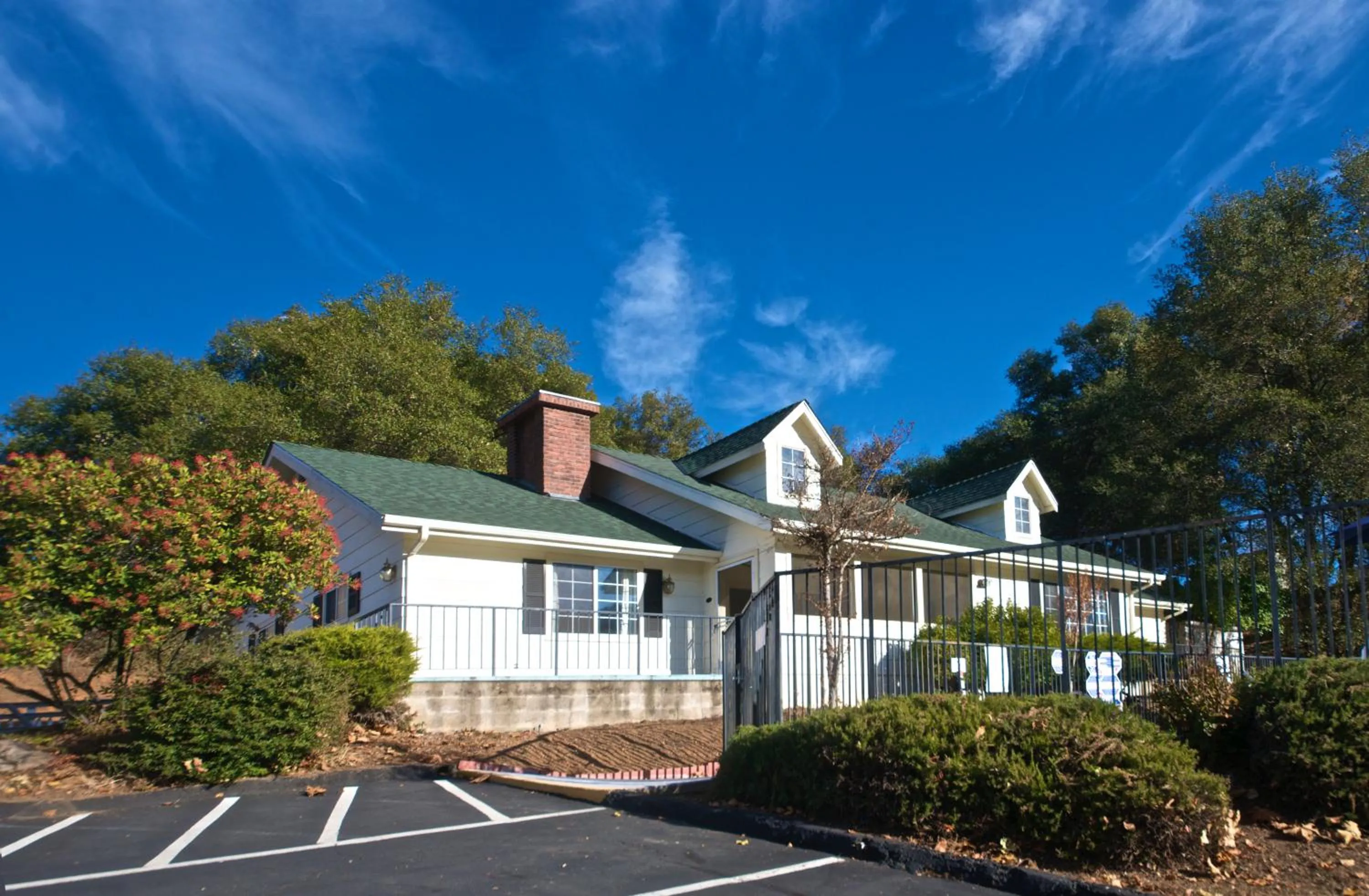 Property building in Quality Inn Yosemite Valley Gateway
