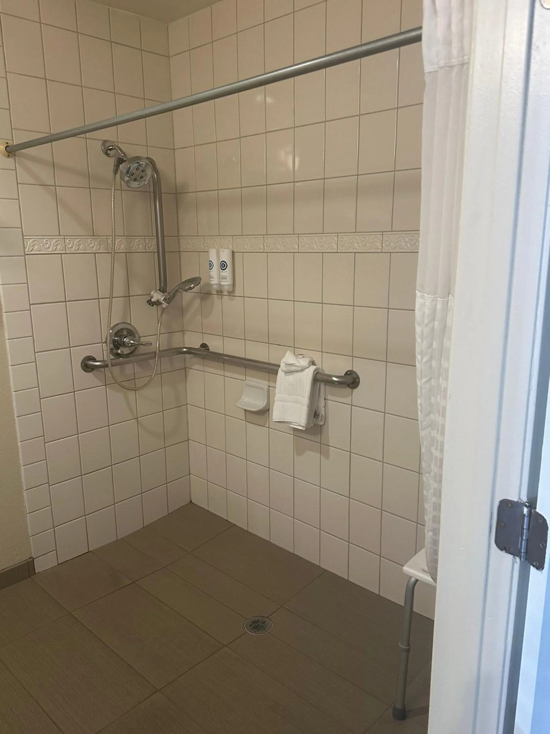 Shower in Comfort Inn Bishop