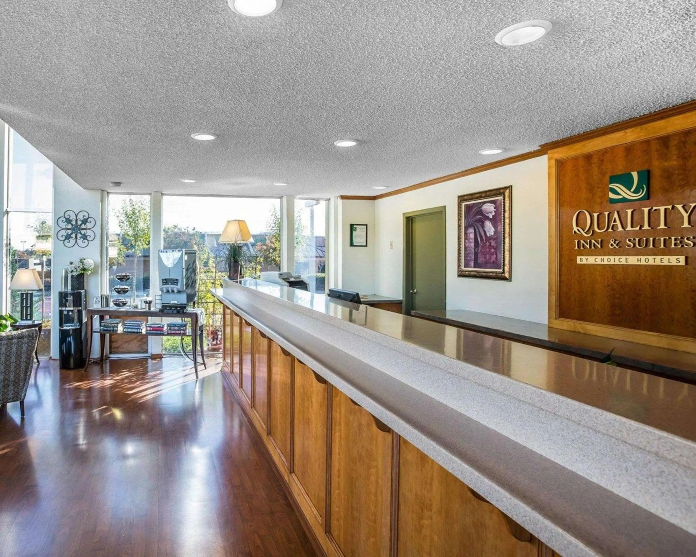 Lobby or reception in Quality Inn & Suites Cameron Park Shingle Springs