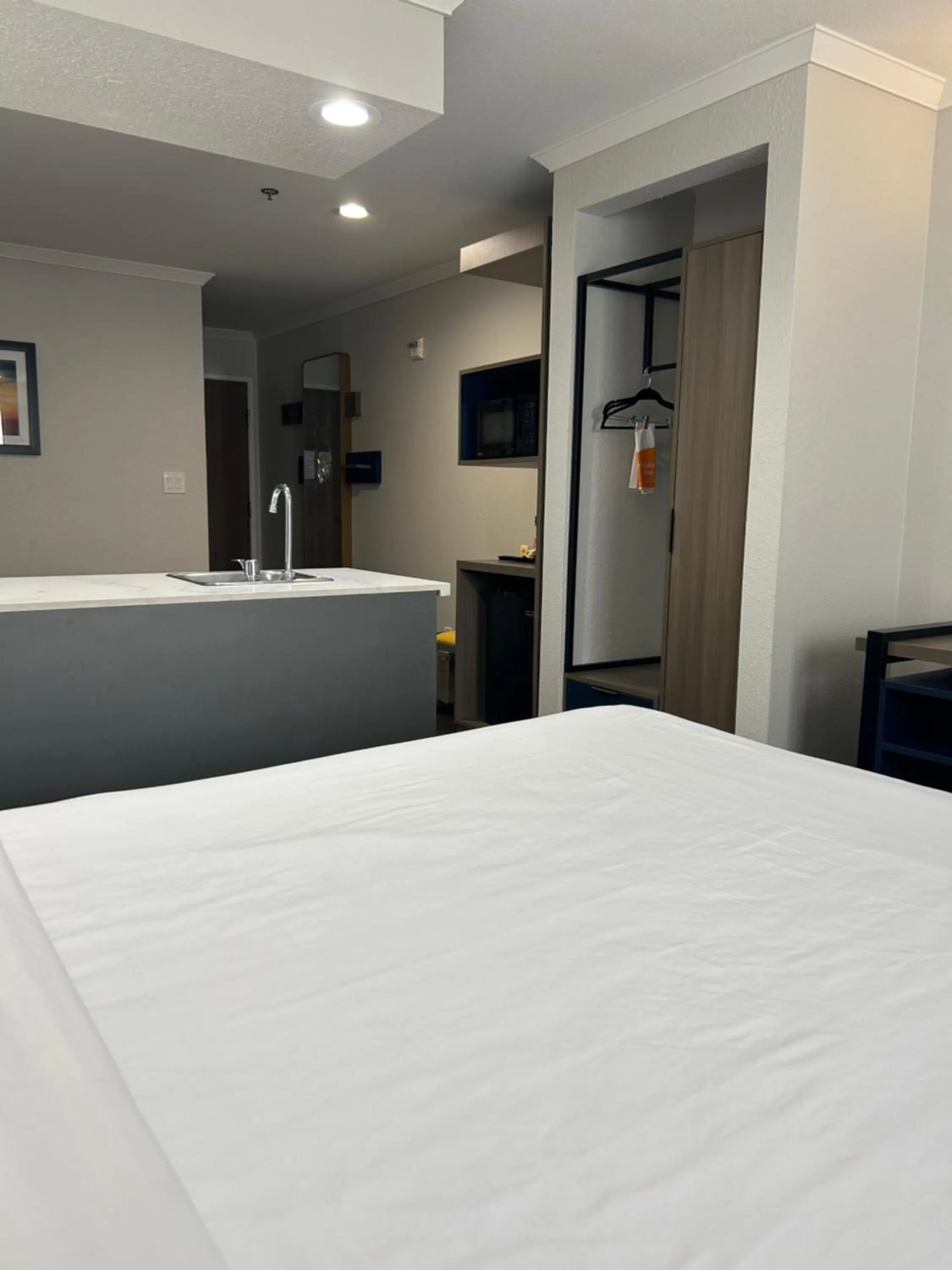 Bedroom, Bed in Quality Inn & Suites Santa Rosa South