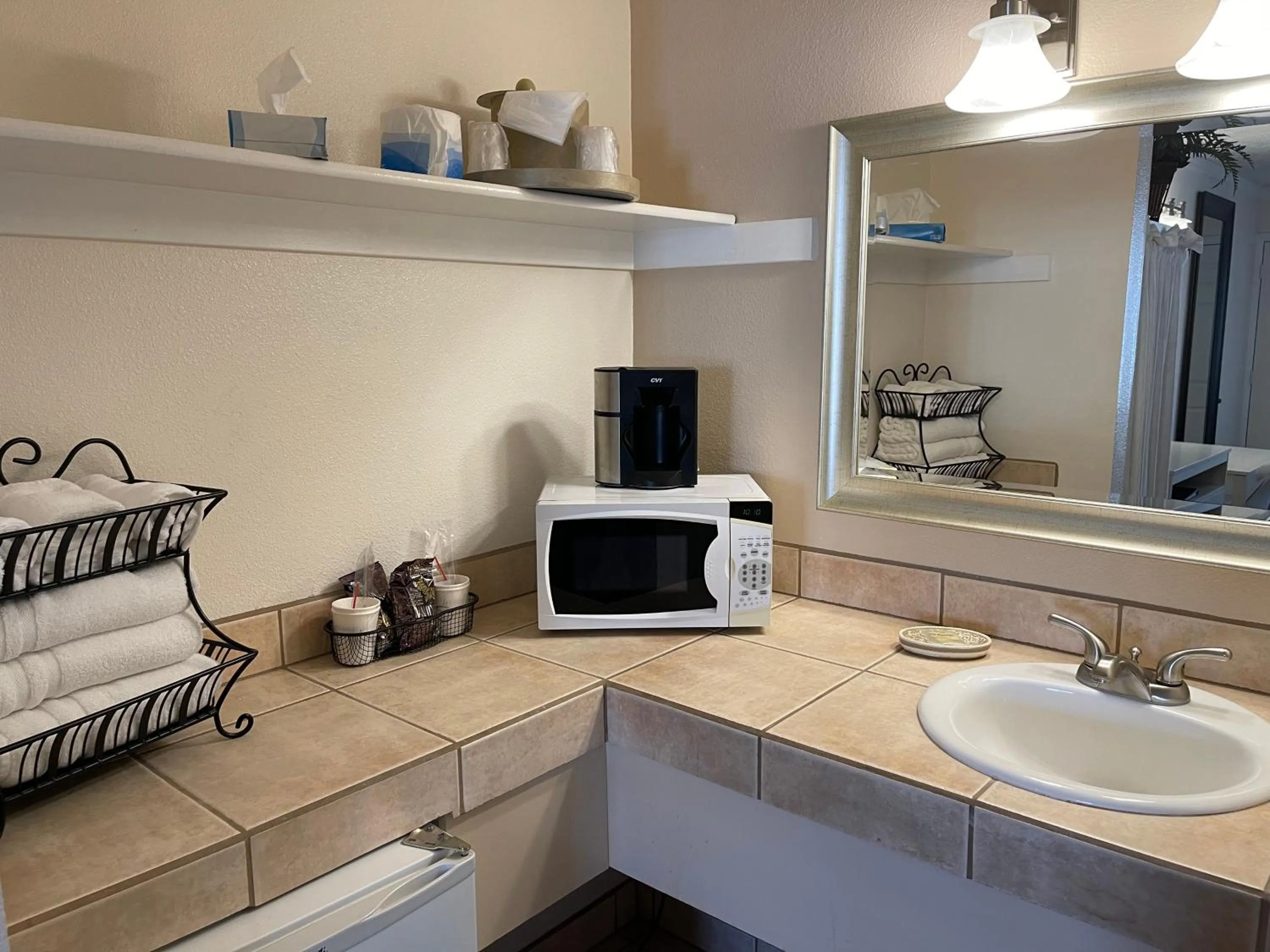 minibar in The Inn at Baechtel Creek