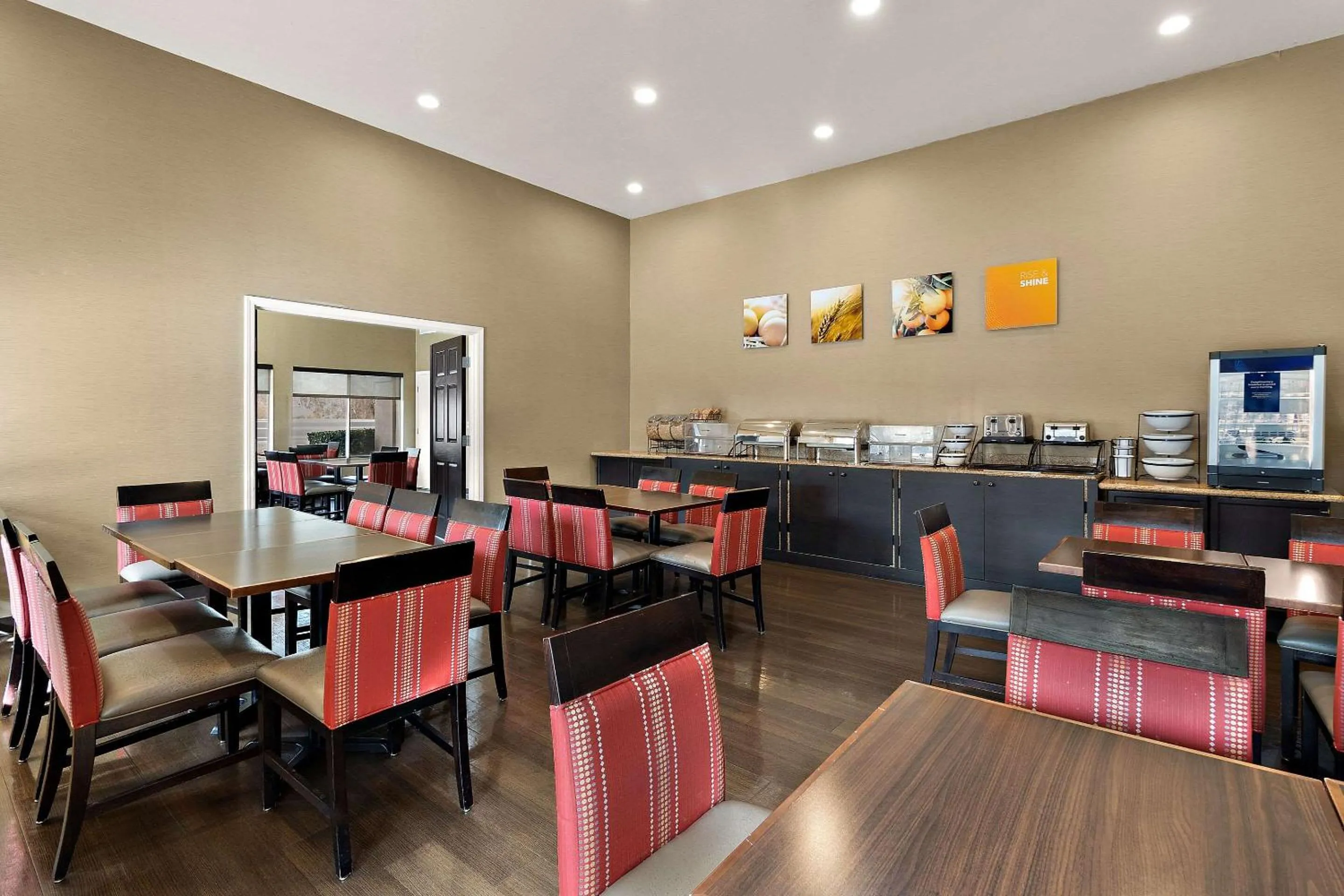 Breakfast in Comfort Inn & Suites Sequoia Kings Canyon