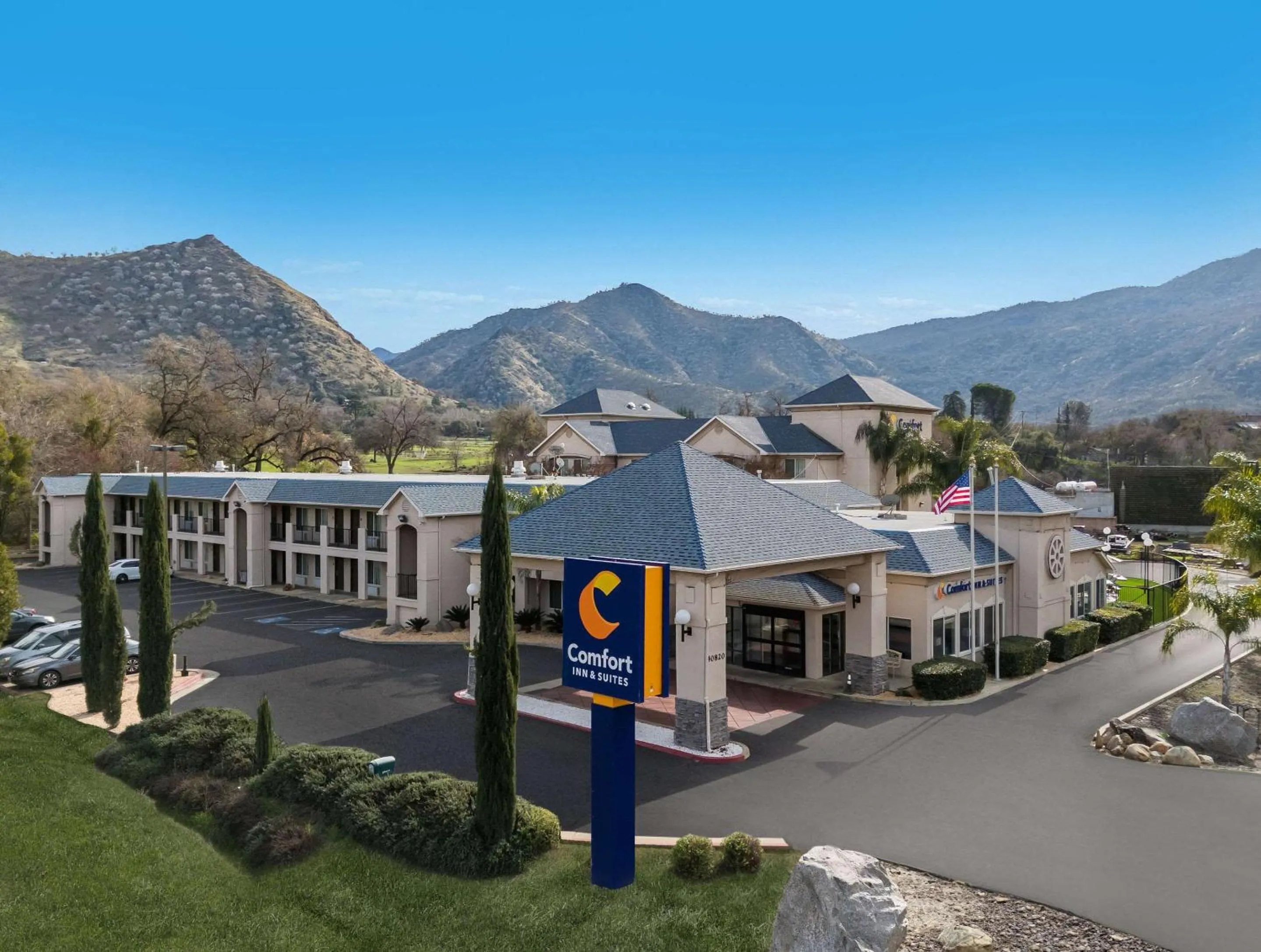 Property building in Comfort Inn & Suites Sequoia Kings Canyon