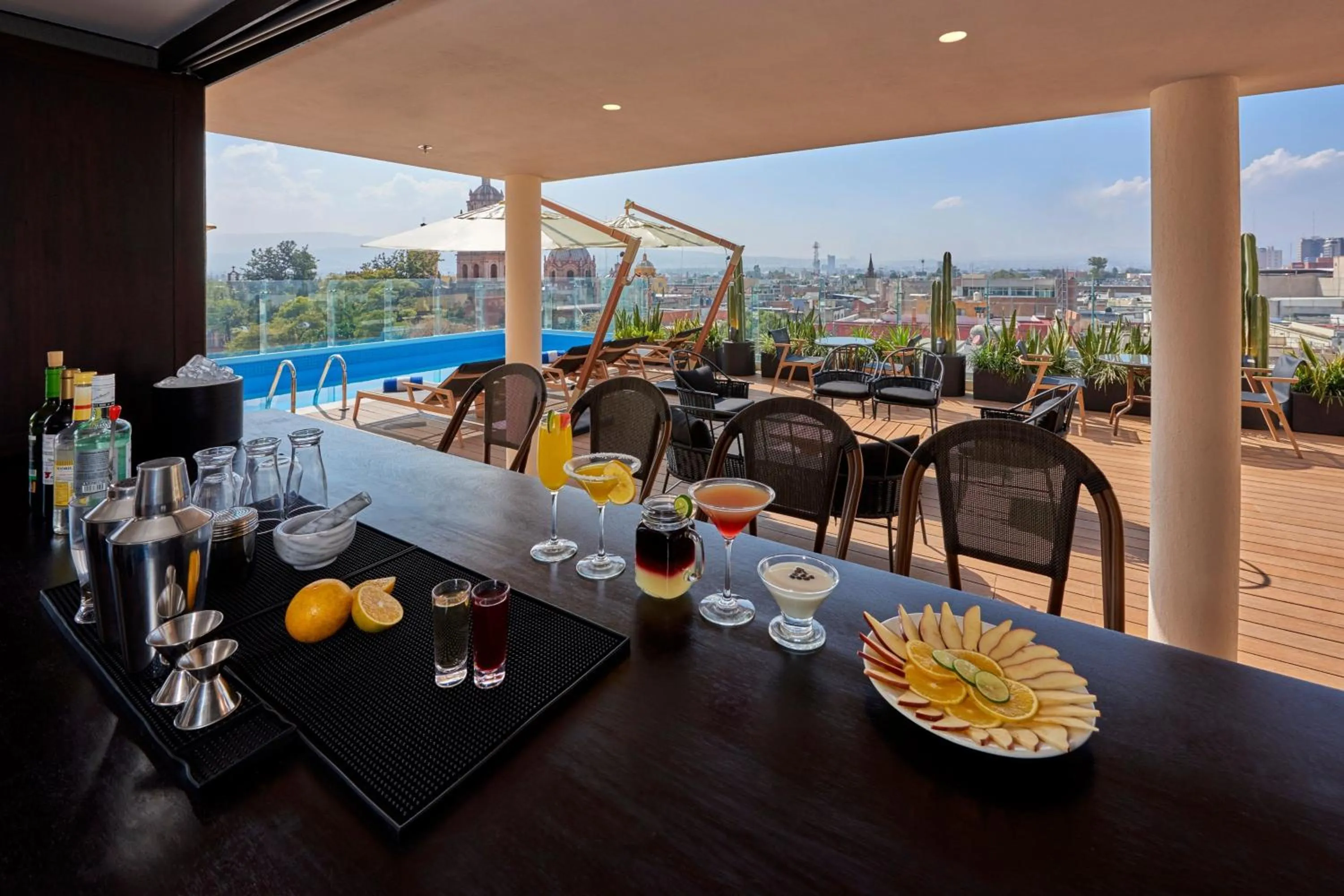 Lounge or bar in City Centro by Marriott San Luis Potosi